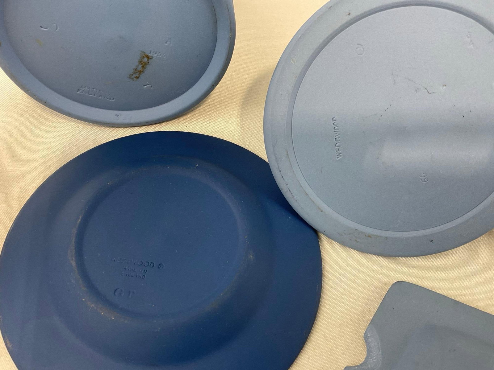 Wedgwood Jasperware, 2x Candleholders, Diamond Plate, Round Plate, Small Pitcher & Amphora Vase - 7