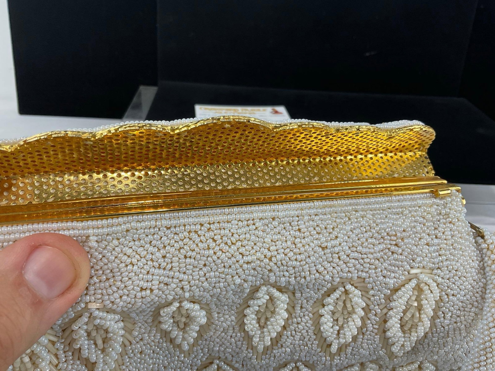 Nicely Beaded Handbag, White on White, w/Brass furniture, w/coinpurse inside, made in Hong Kong - 4