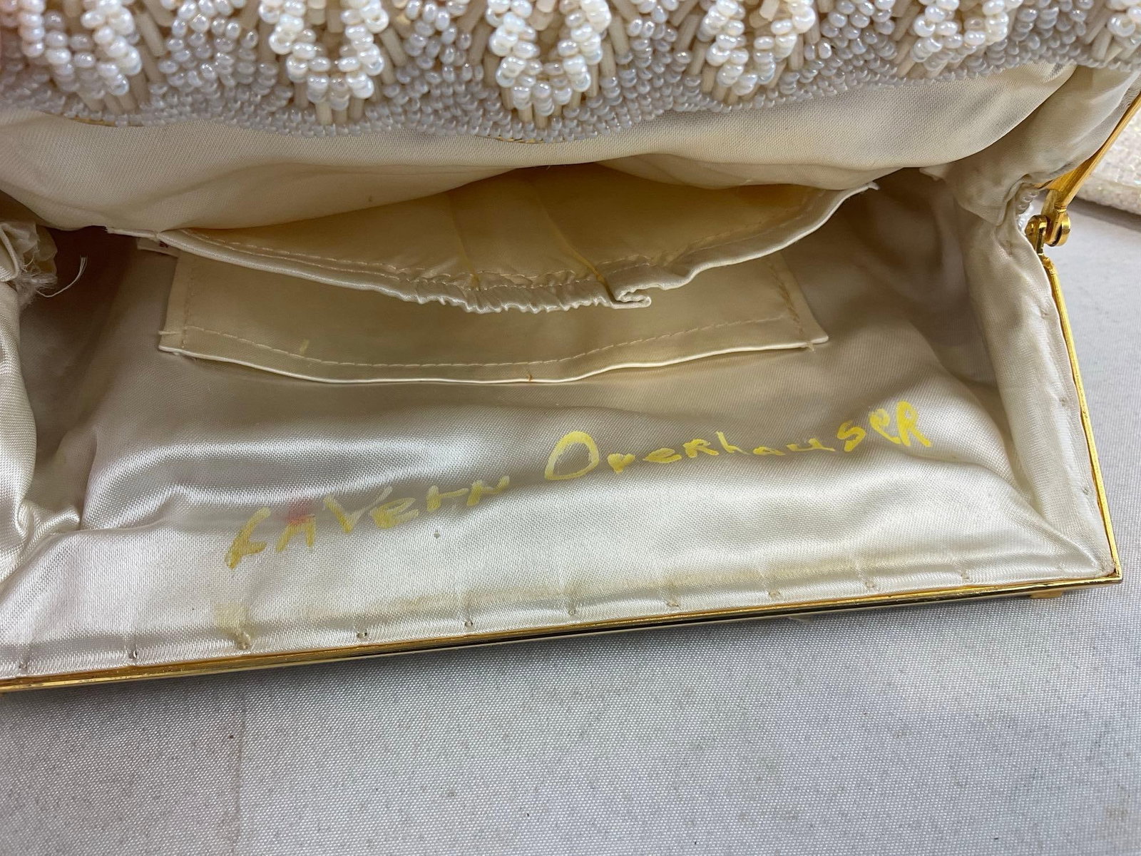 Nicely Beaded Handbag, White on White, w/Brass furniture, w/coinpurse inside, made in Hong Kong - 6
