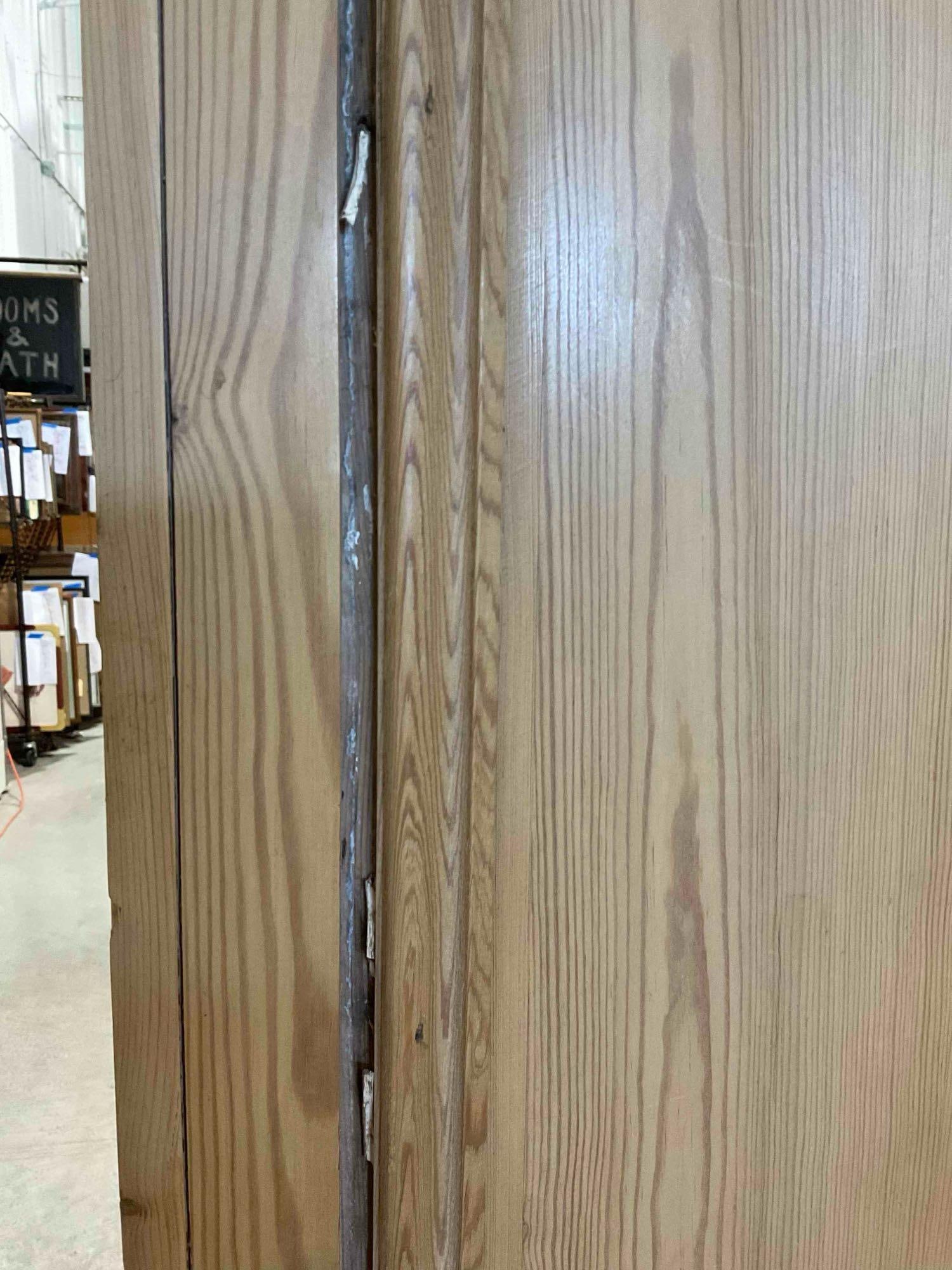 Vintage Rustic Pine Wood Country-Style Armoire Cabinet w/ 3 Drawers & 2 Cupboards. See pics. - 10