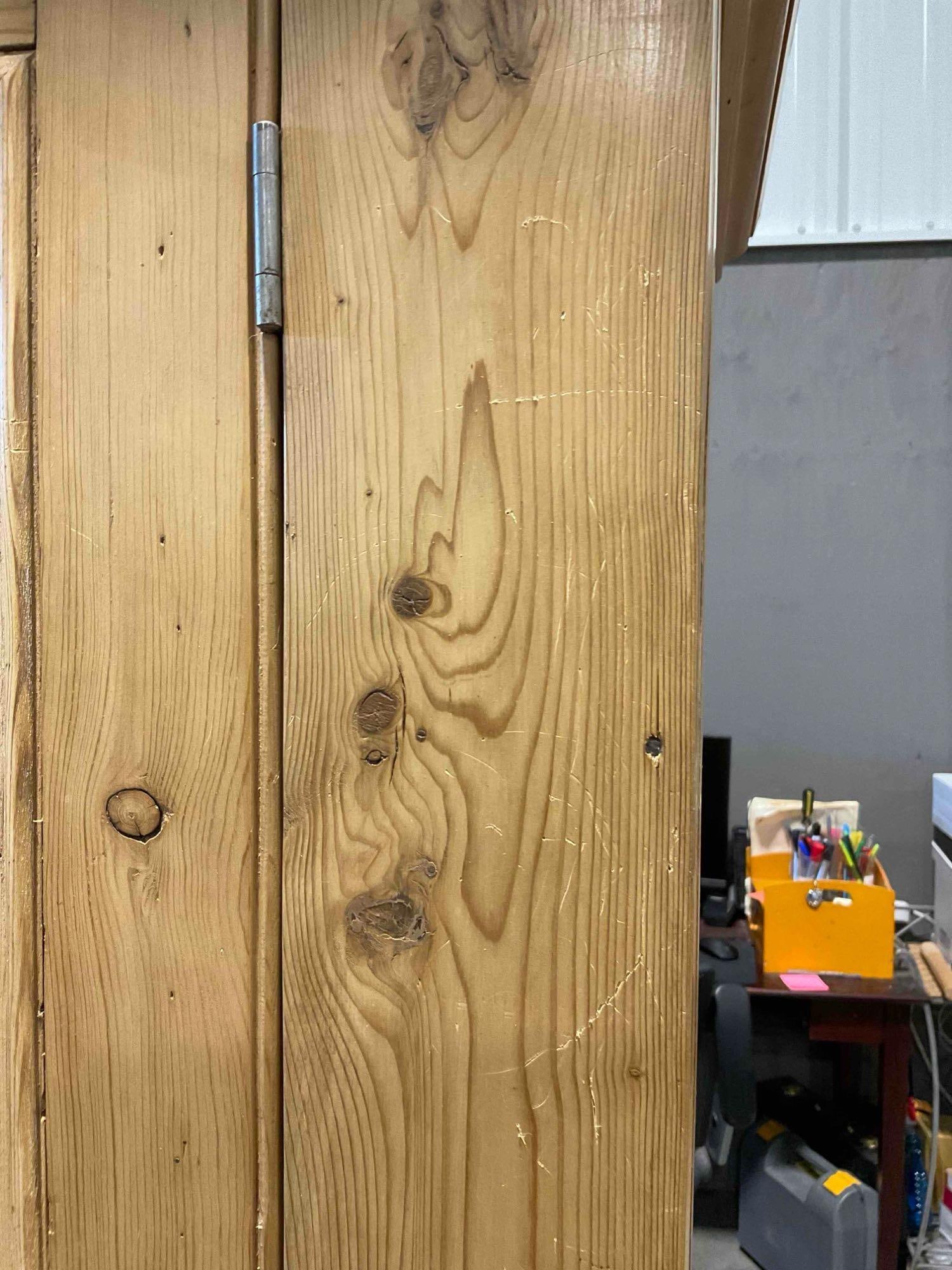 Vintage Rustic Pine Wood Country-Style Armoire Cabinet w/ 3 Drawers & 2 Cupboards. See pics. - 12