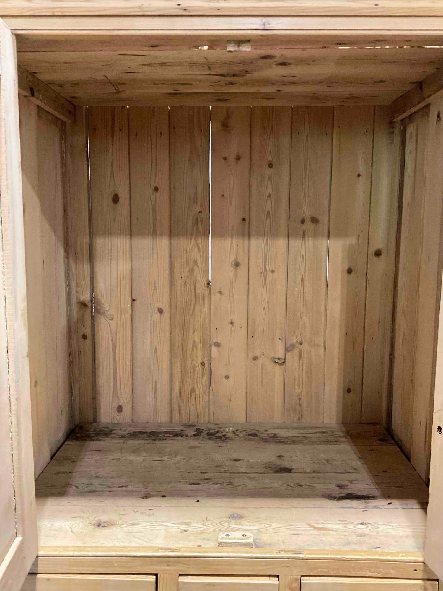 Vintage Rustic Pine Wood Country-Style Armoire Cabinet w/ 3 Drawers & 2 Cupboards. See pics. - 5