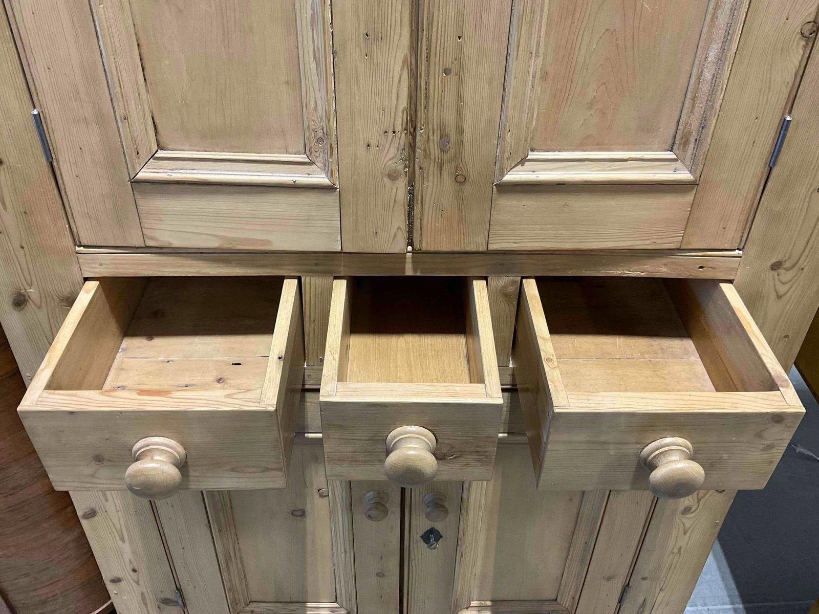 Vintage Rustic Pine Wood Country-Style Armoire Cabinet w/ 3 Drawers & 2 Cupboards. See pics. - 6