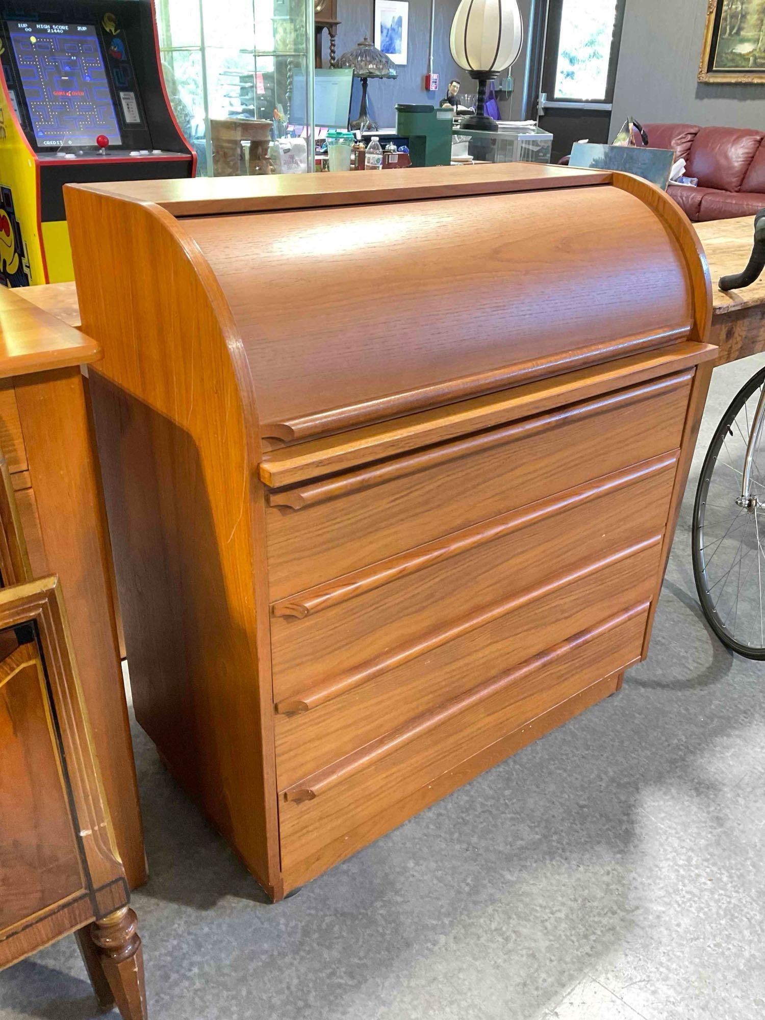 Vintage Mid Century Modern Teak C Roll Top Secretary Desk w/ 6 Drawers & Pull Out Tray. - 2