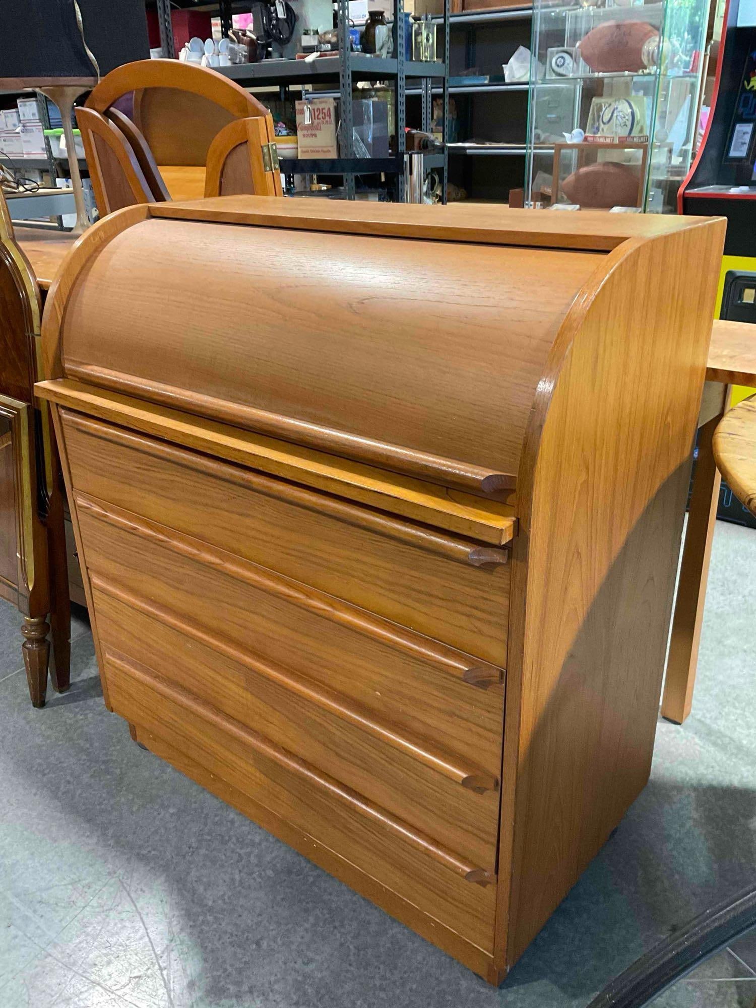 Vintage Mid Century Modern Teak C Roll Top Secretary Desk w/ 6 Drawers & Pull Out Tray. - 3