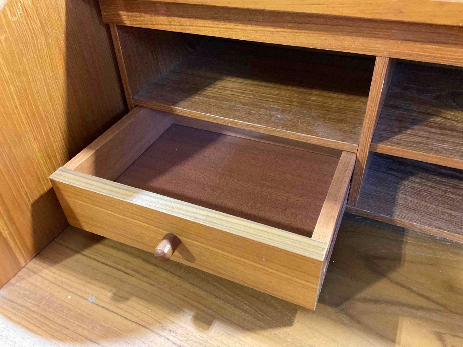 Vintage Mid Century Modern Teak C Roll Top Secretary Desk w/ 6 Drawers & Pull Out Tray. - 5