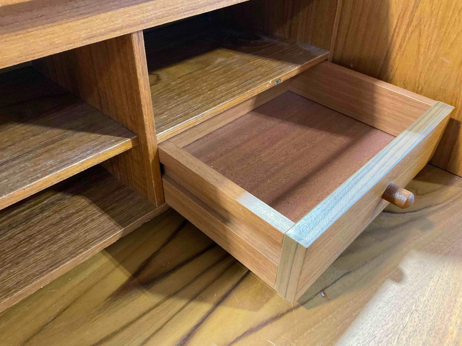 Vintage Mid Century Modern Teak C Roll Top Secretary Desk w/ 6 Drawers & Pull Out Tray. - 6
