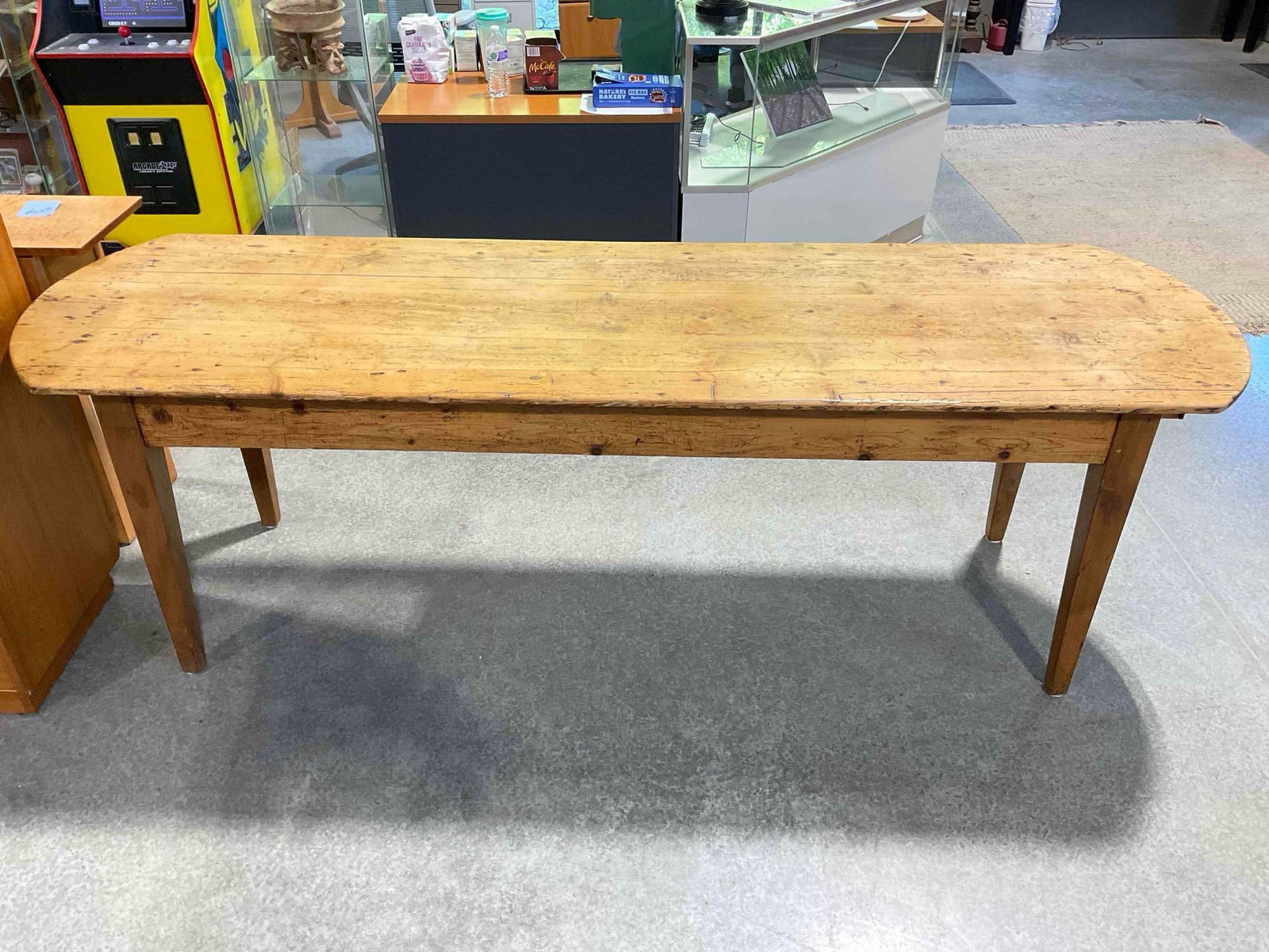 Vintage / antique Large Rustic Pine Wood Farmhouse Dining Table w/ Drawer & Pull Out Cutting Board.: Vintage Large Rustic Pine Wood Farmhouse Dining Table w/ Drawer & Pull Out Cutting Board. Top and sides look to be possibly antique, legs look to be a more modern addition. Handsome piece with