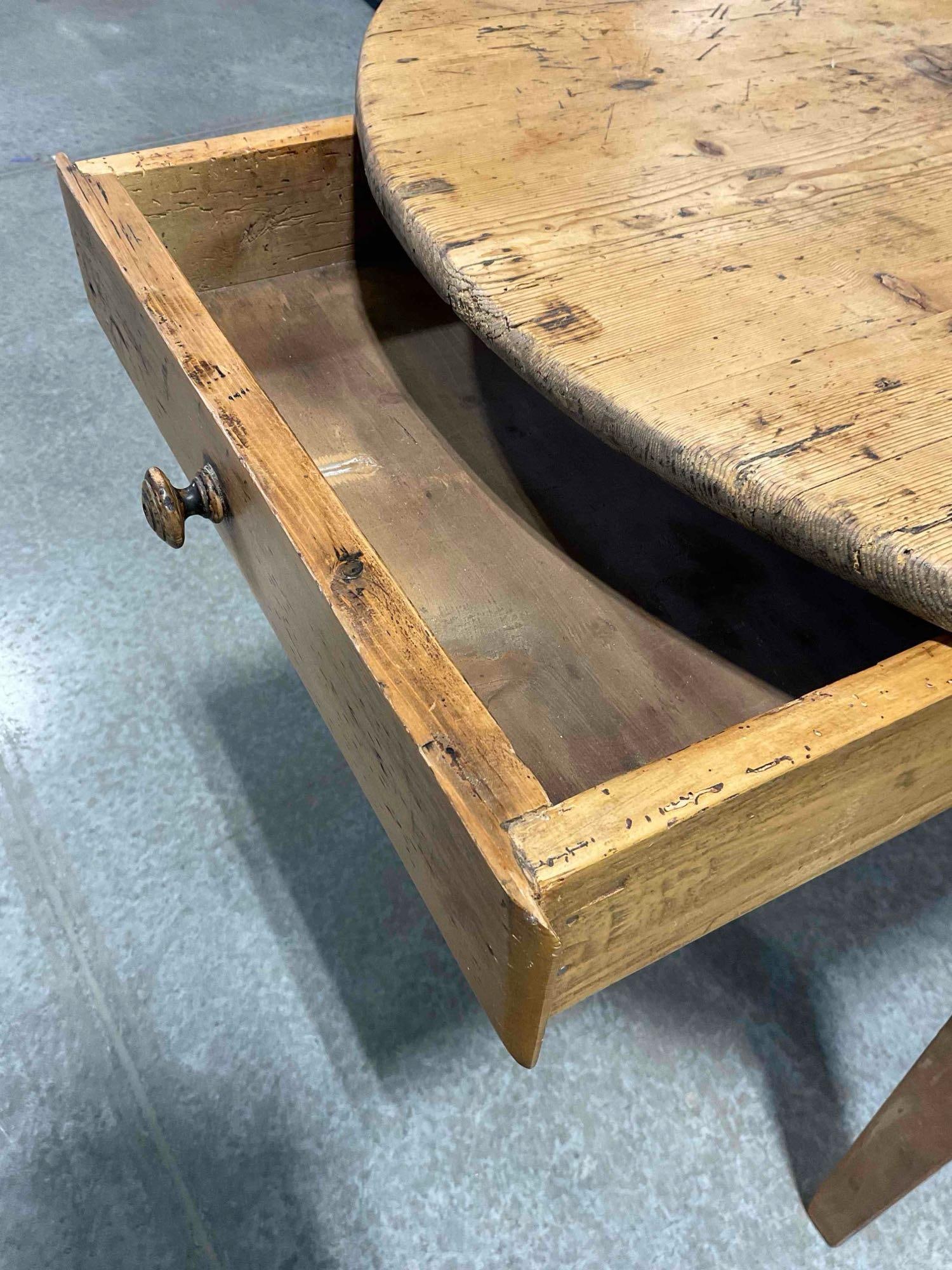 Vintage / antique Large Rustic Pine Wood Farmhouse Dining Table w/ Drawer & Pull Out Cutting Board. - 4