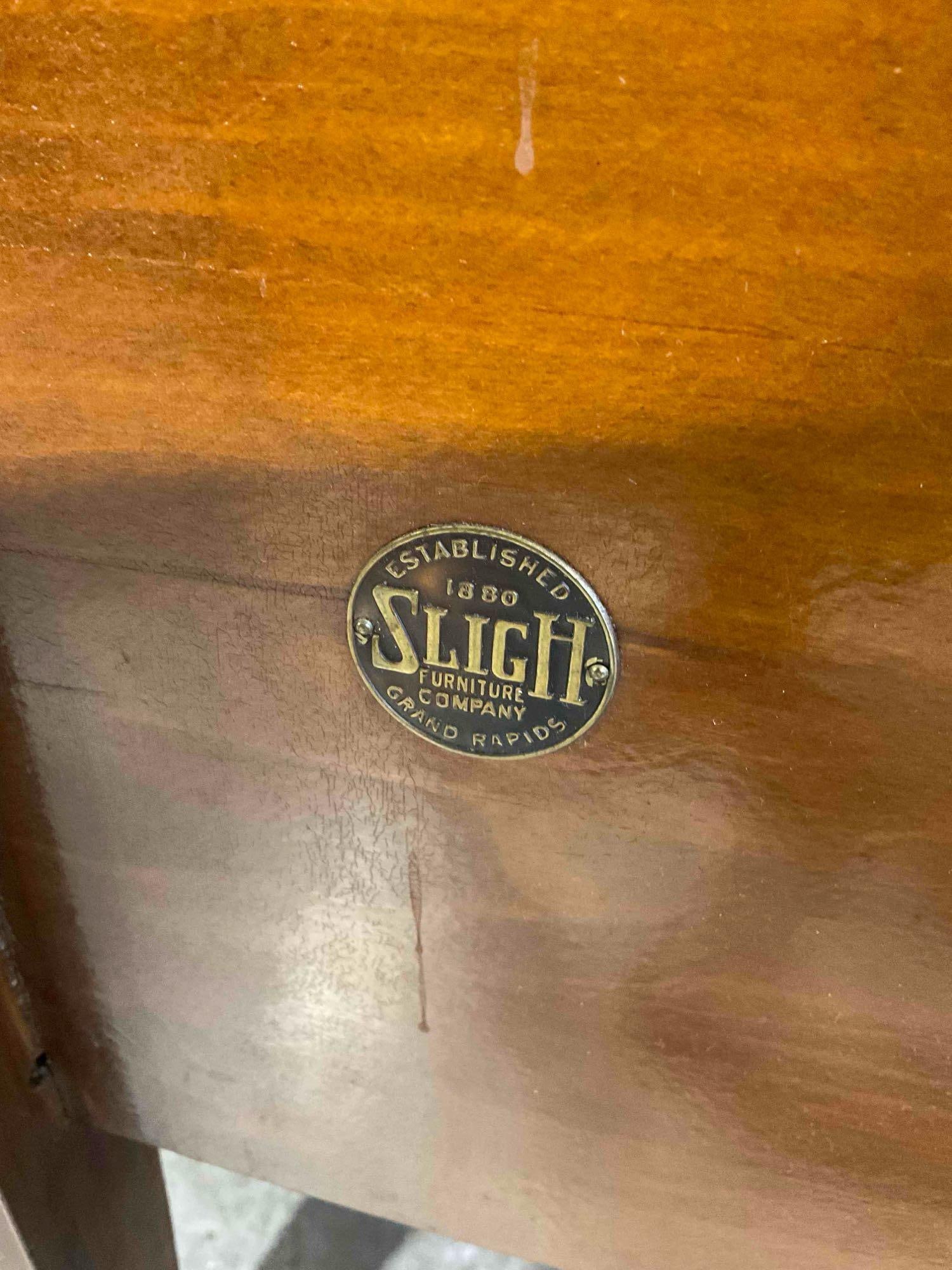 Antique Sligh Art Deco Walnut Twin Bed Frame w/ Inlaid Burl Wood Sunburst Pattern. See pics. - 7