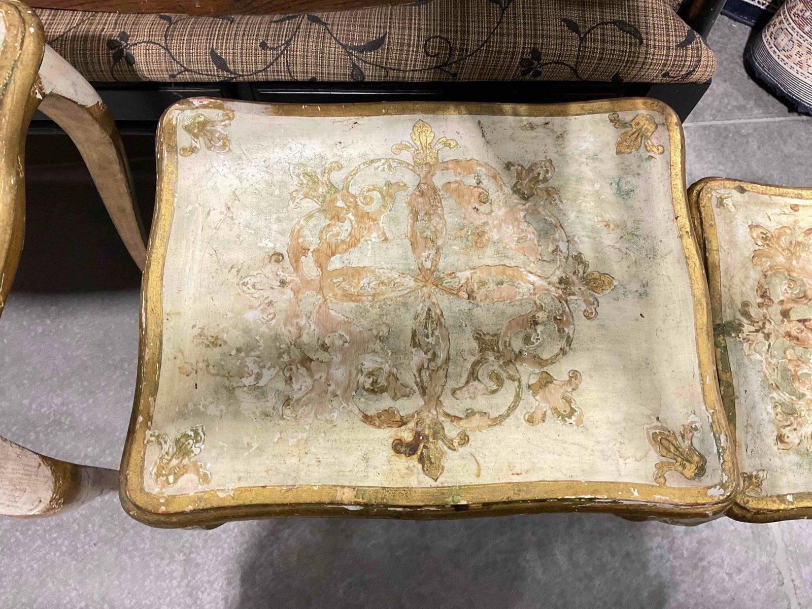 Set of 3 Vintage Italian Wooden Nesting Tables w/ Gilt Painted Legs & Ornate Design. See pics. - 4