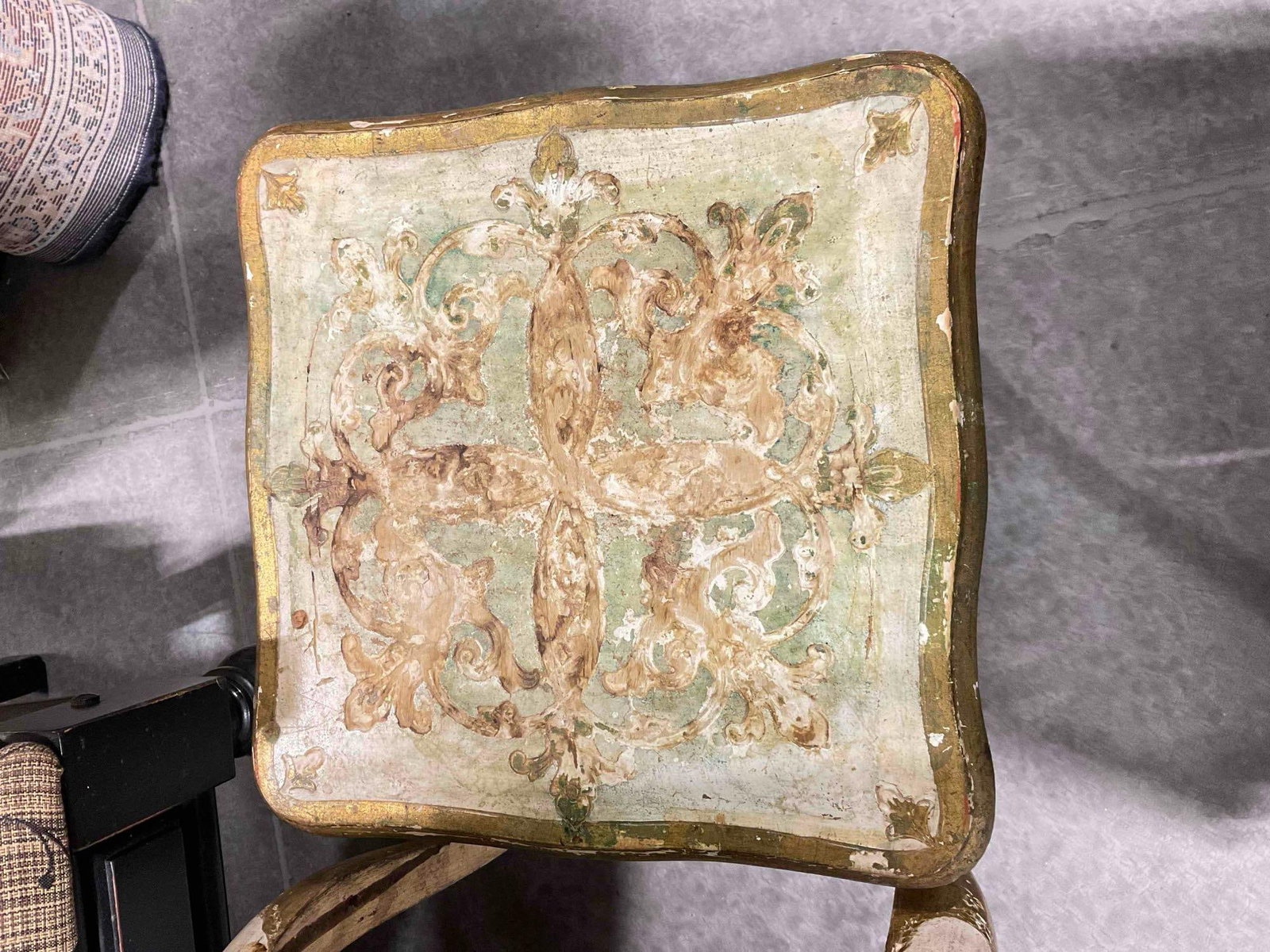Set of 3 Vintage Italian Wooden Nesting Tables w/ Gilt Painted Legs & Ornate Design. See pics. - 5