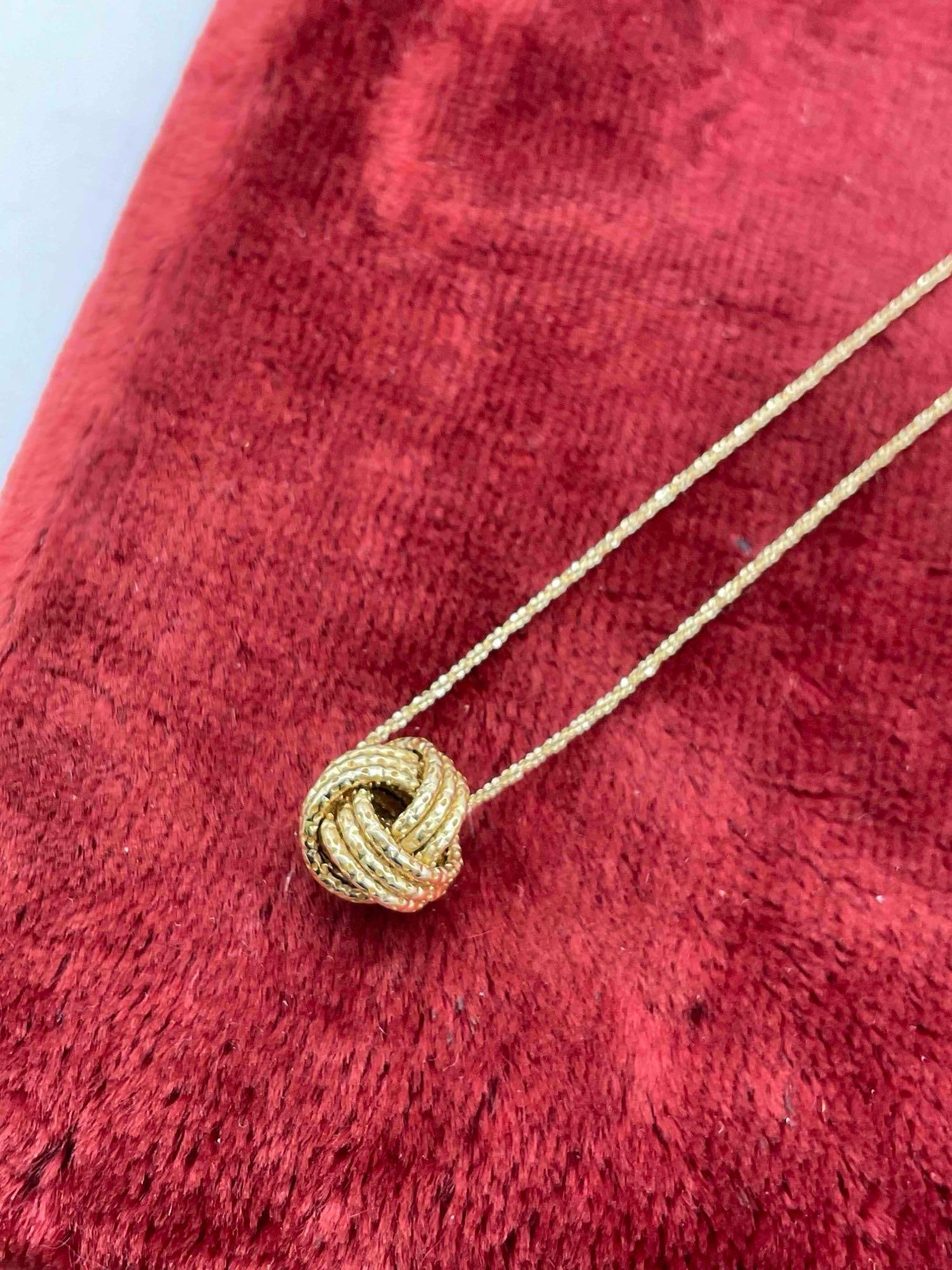 Very elegant 14K gold 16" Love Knot Necklace Marked 14K Italy - 2