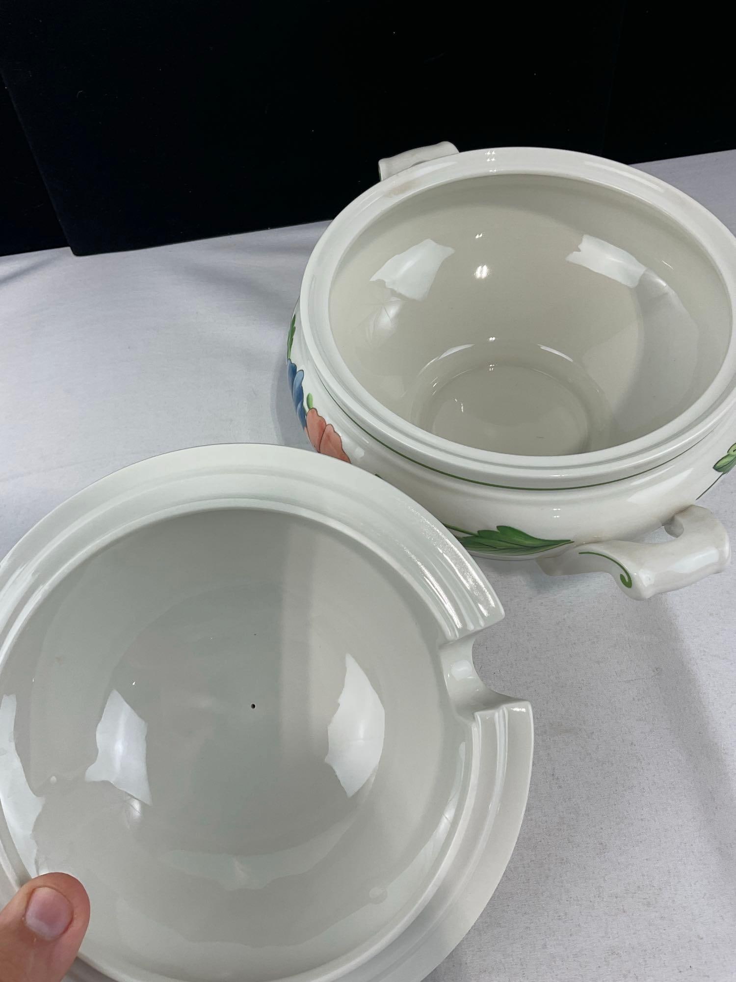 Villeroy & Boch China Amapola pattern, Fruit Bowl, Soup Tureen w/large lid & 8 small bowls - 5