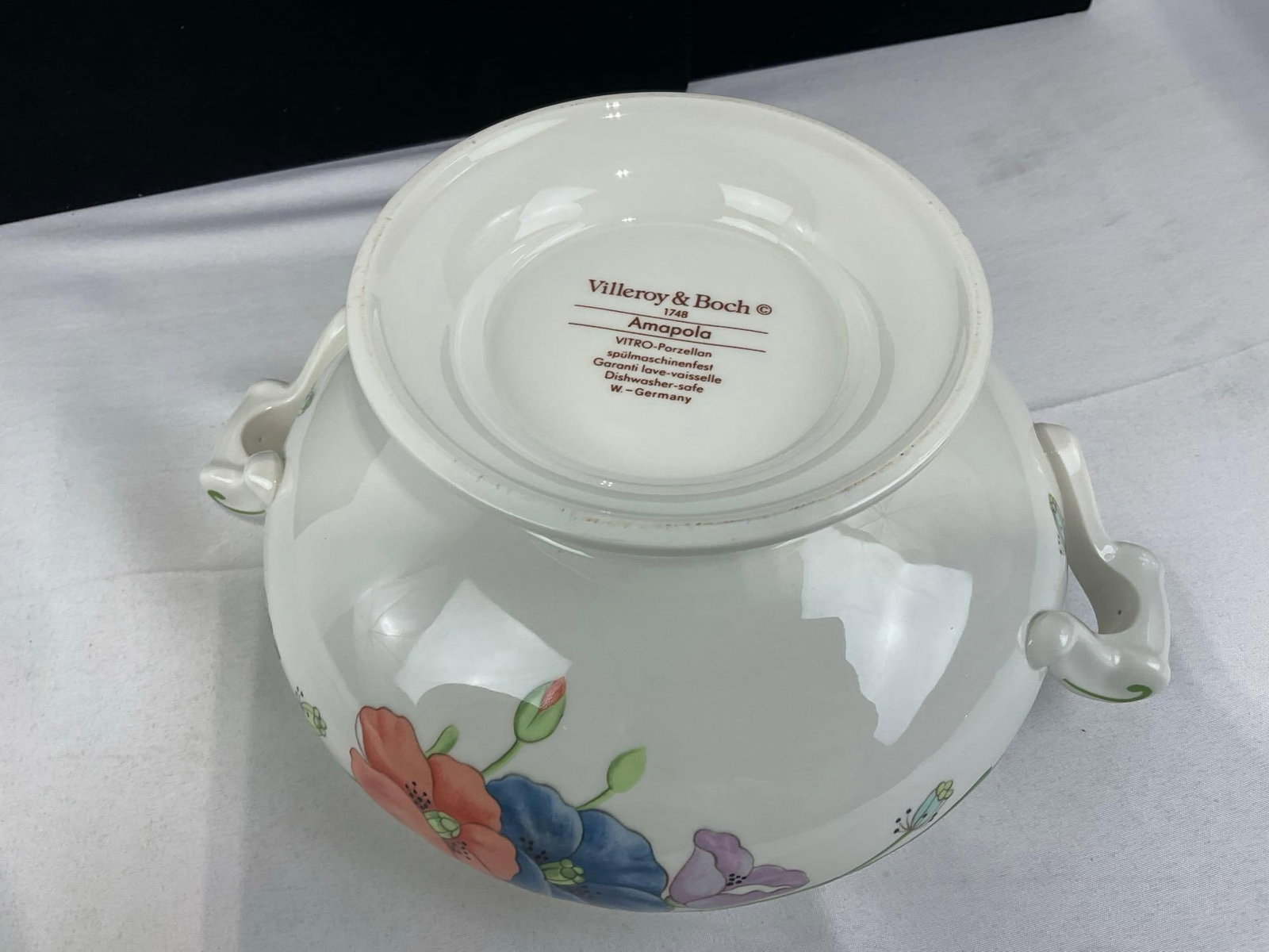 Villeroy & Boch China Amapola pattern, Fruit Bowl, Soup Tureen w/large lid & 8 small bowls - 6