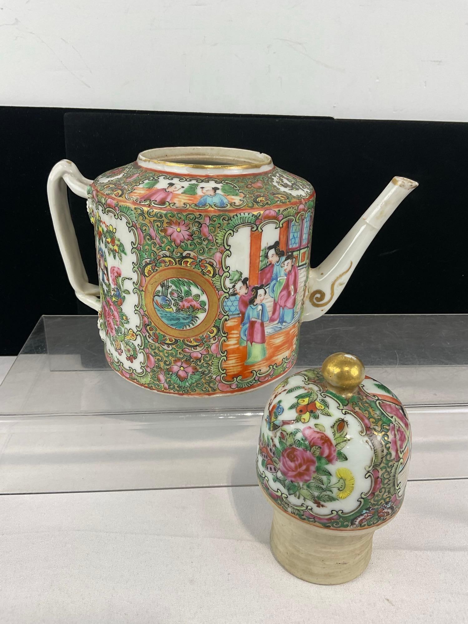 Antique 19th Century Canton Chinese Famille Rose Medallion porcelain teapot w/Dome Lid, 8x10x6 inch - 3