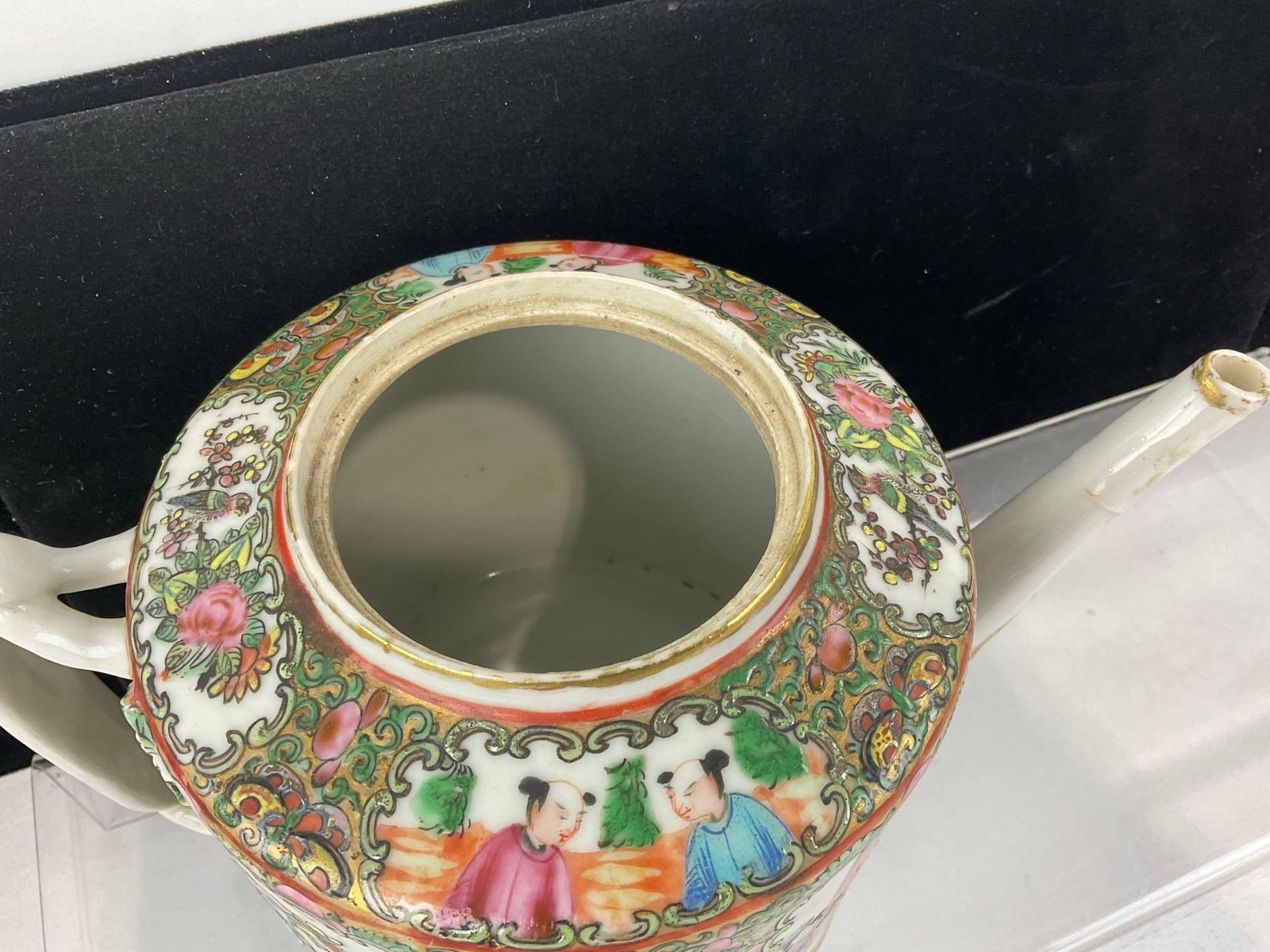Antique 19th Century Canton Chinese Famille Rose Medallion porcelain teapot w/Dome Lid, 8x10x6 inch - 4