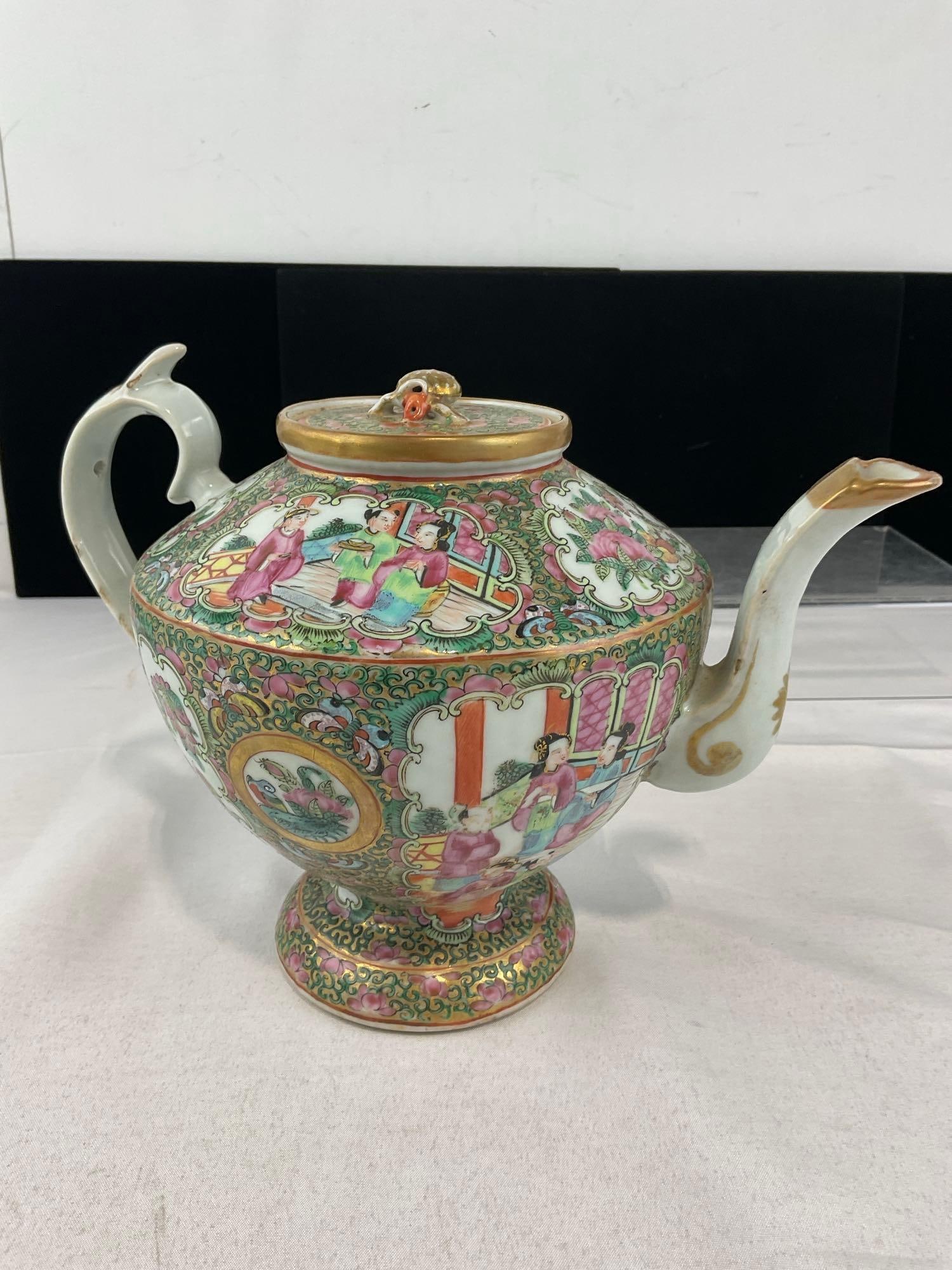 Antique 19th Century Canton Chinese Famille Rose Medallion porcelain teapot w/lid w/turtle finial - 4