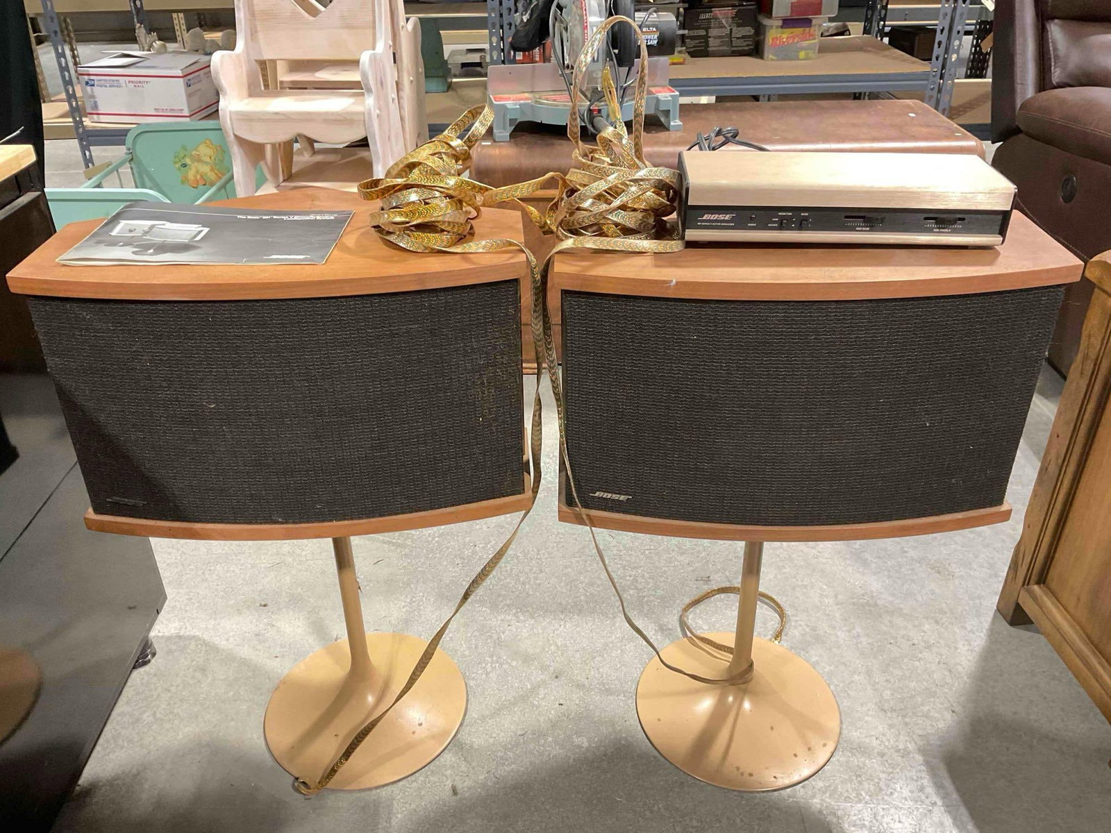 Pair of Vintage Bose 901 Series V Direct/Reflecting Loudspeaker System w/ active equalizer & stand (1 of 8)