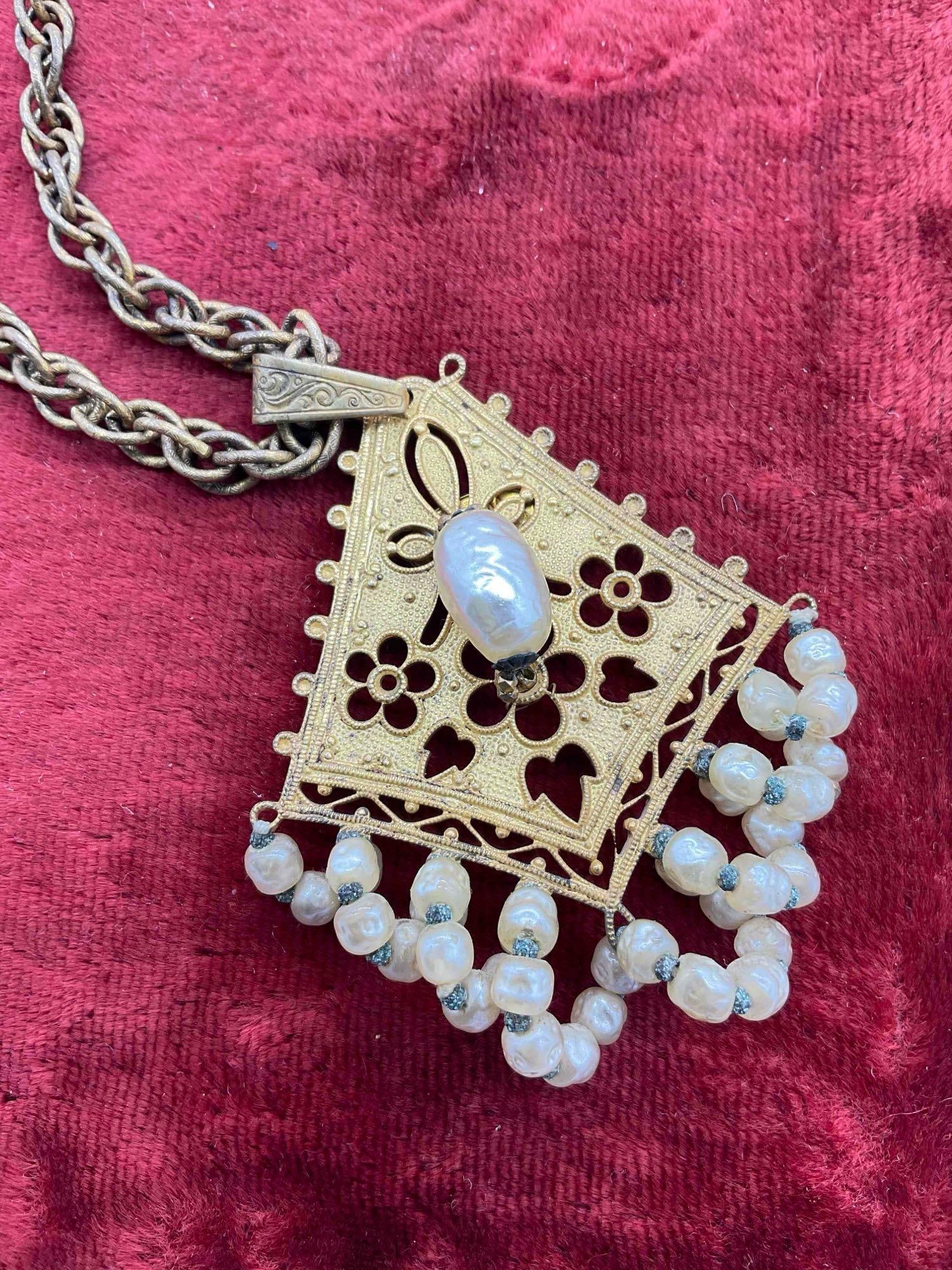 Mid Century Miriam Haskell Signed 18" Original necklace w/ Signed pendant & faux pearls - 2