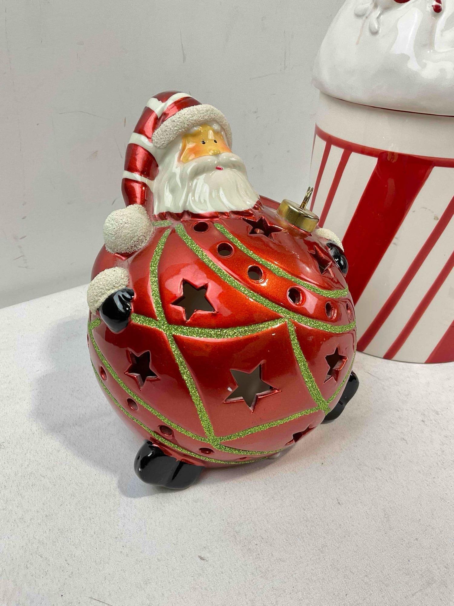 3 pcs Ceramic Christmas Decorations, incl. 2x Electric Lights & 1x Homeworx Cookie Jar. See pics. - 2