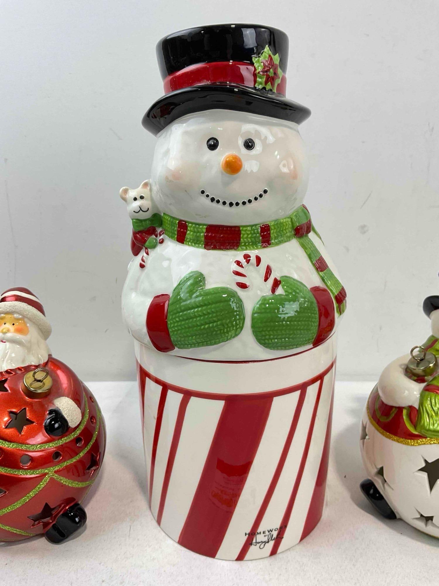 3 pcs Ceramic Christmas Decorations, incl. 2x Electric Lights & 1x Homeworx Cookie Jar. See pics. - 4