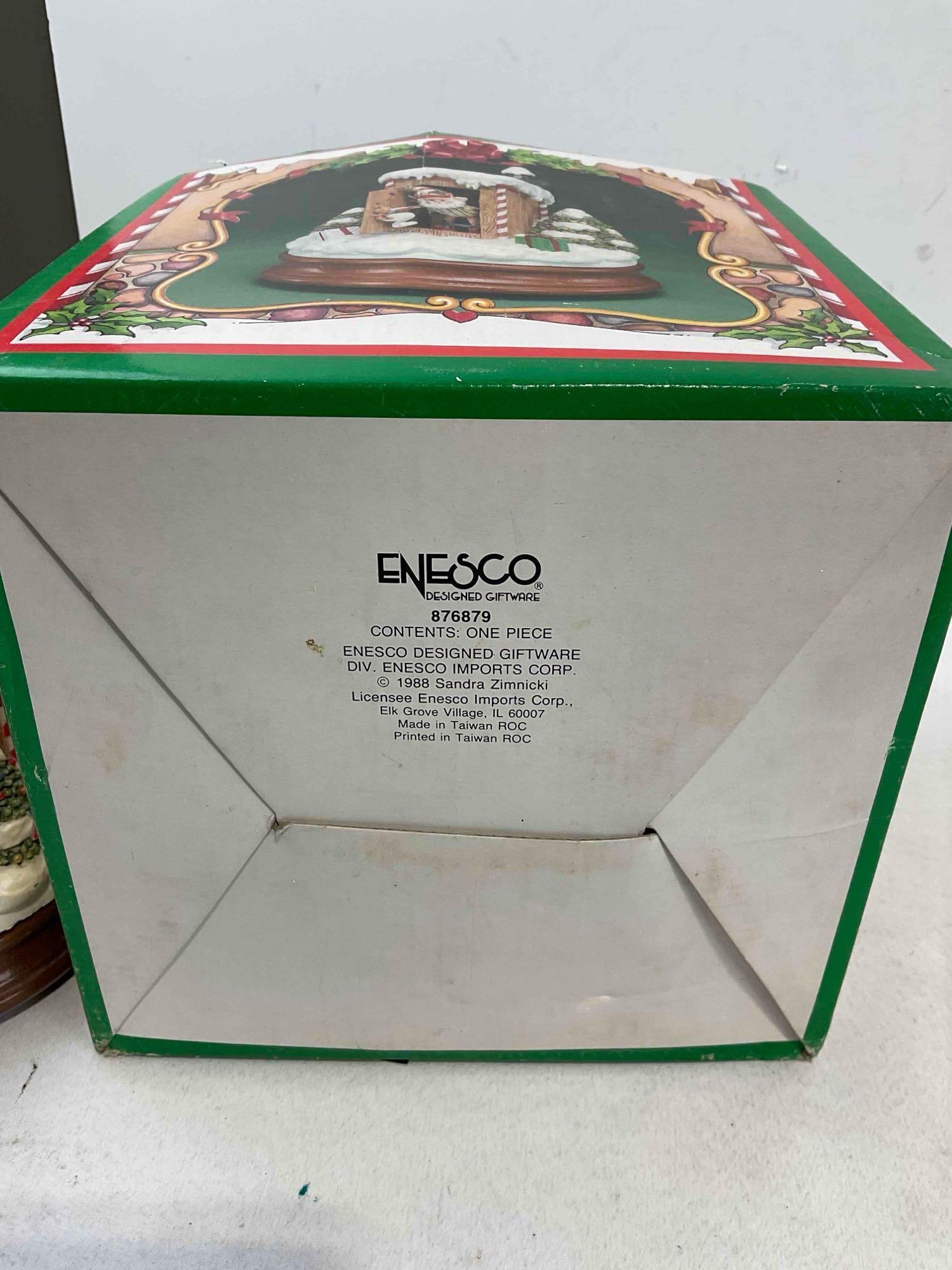 Vintage ENESCO The North Pole Village Composite Music Box in Original Box. See pics. - 6