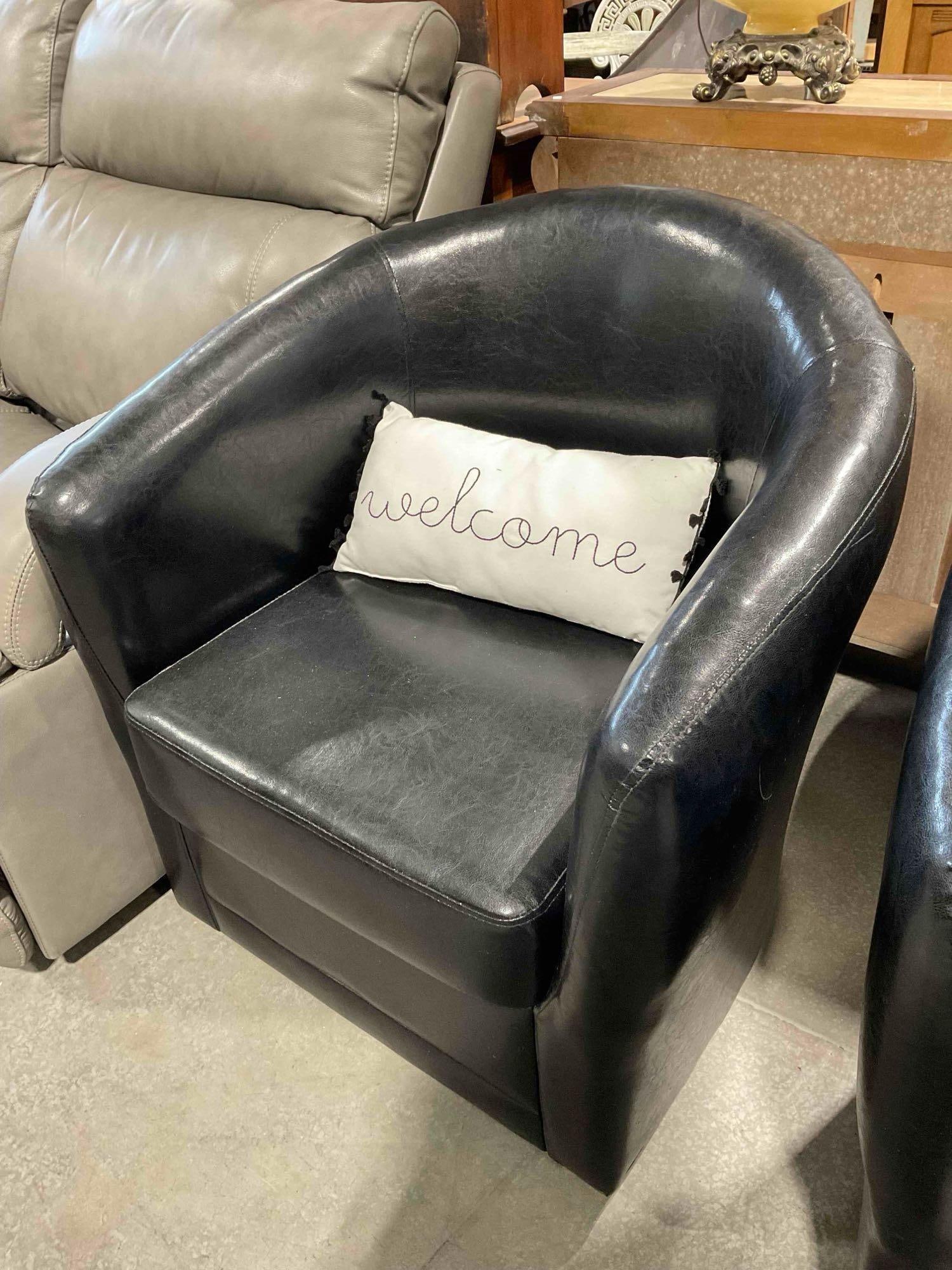 Targeted Marketing Black Faux Leather Barrel Swivel Chair w/ White Accent Pillow. See pics. - 2