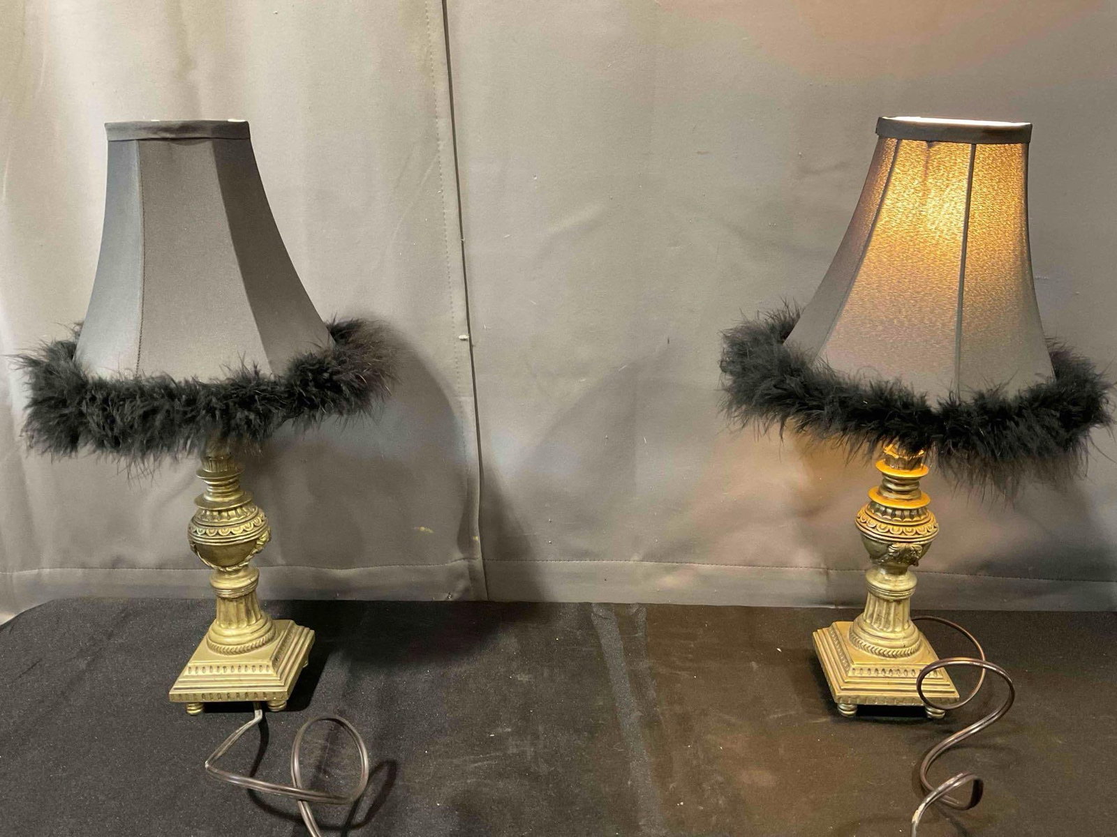 Pair of Modern Gold Painted Composite Table Lamps w/ Feathered Black Shades. Tested, Work. - 7