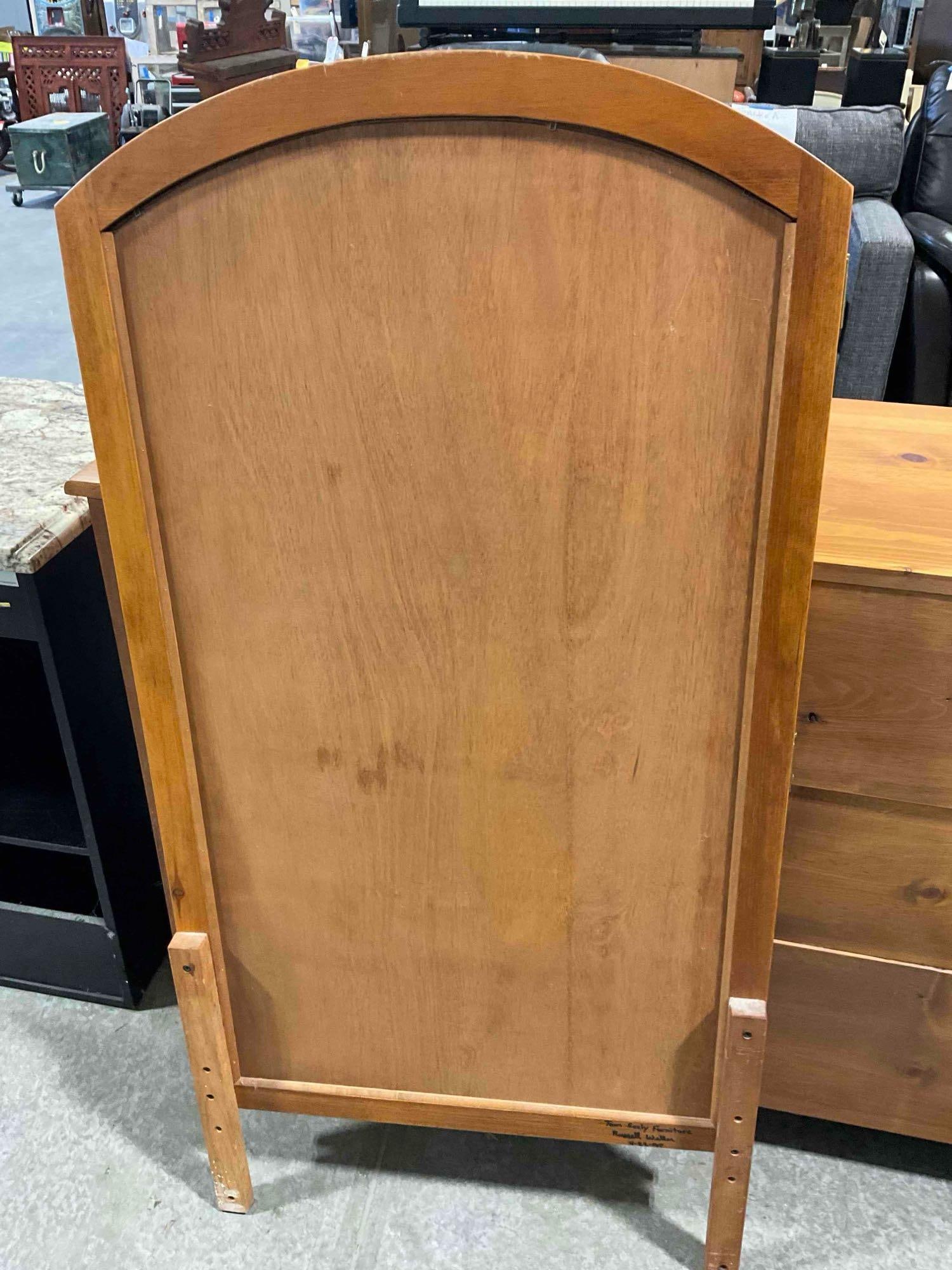 Handsome Vintage Tom Seely Furniture Pine? Wood 9 Drawer Dresser w/ Triptych Mirror. - 12