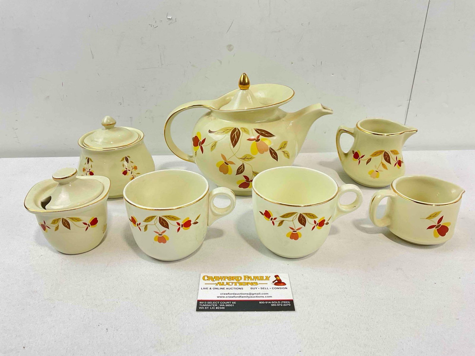 7 pcs Hall China Ceramic Tea Set w/ Autumn Leaves Pattern, incl. Teapot, Mugs, Creamer & More. - 5