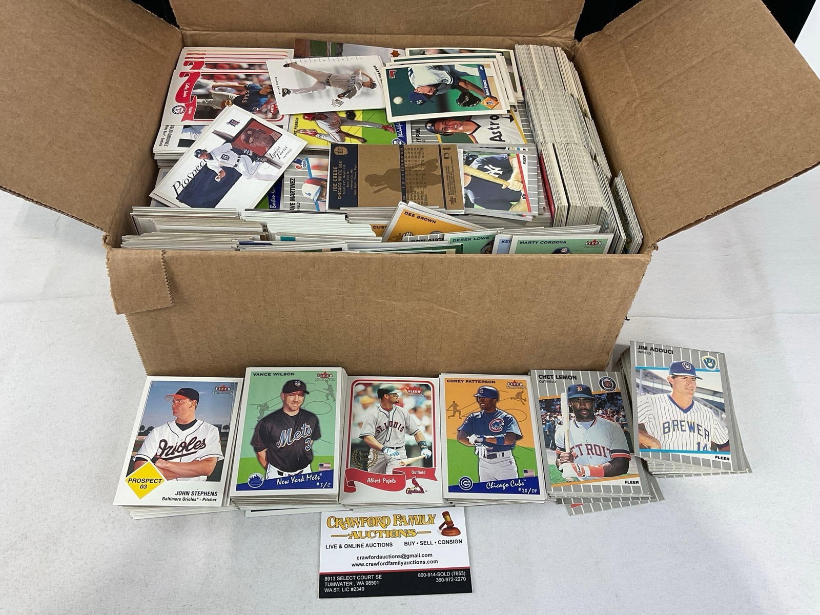 Collection of Vintage Baseball cards, various years Fleer, Donruss & more, roughly 2000+ cards: Vintage to modern Superstars, rookie and morel see pics See pics for condition. Measures approx 5h x 13w x 11d inches. E-5570