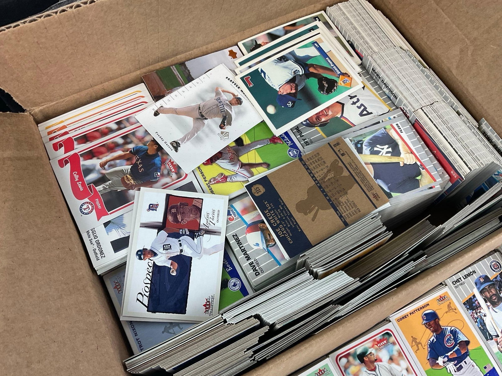 Collection of Vintage Baseball cards, various years Fleer, Donruss & more, roughly 2000+ cards - 3