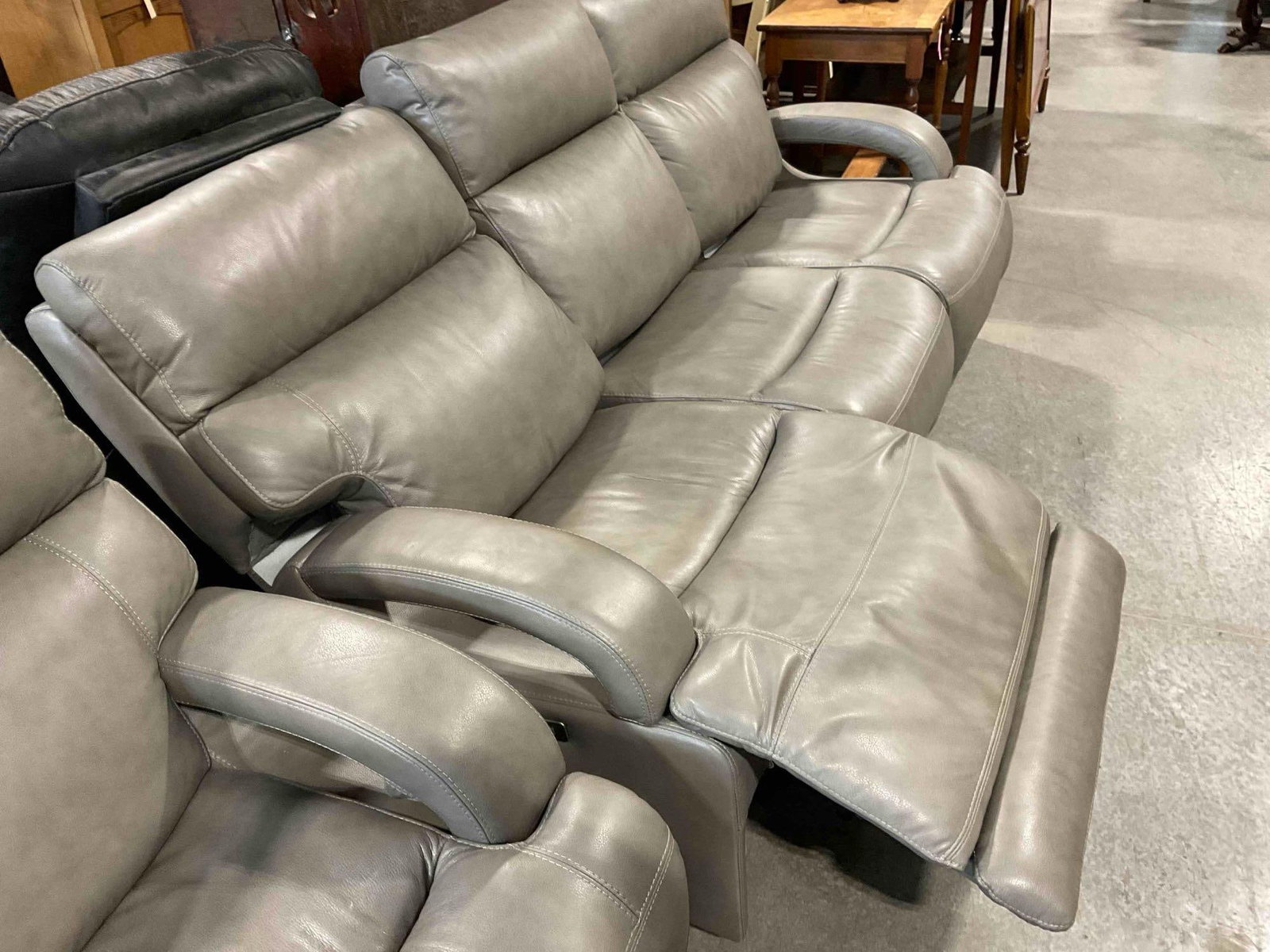 Power Recliner Couch w/ 3 Seats & Gray Leather Upholstery. Tested, Works. See pics. - 3