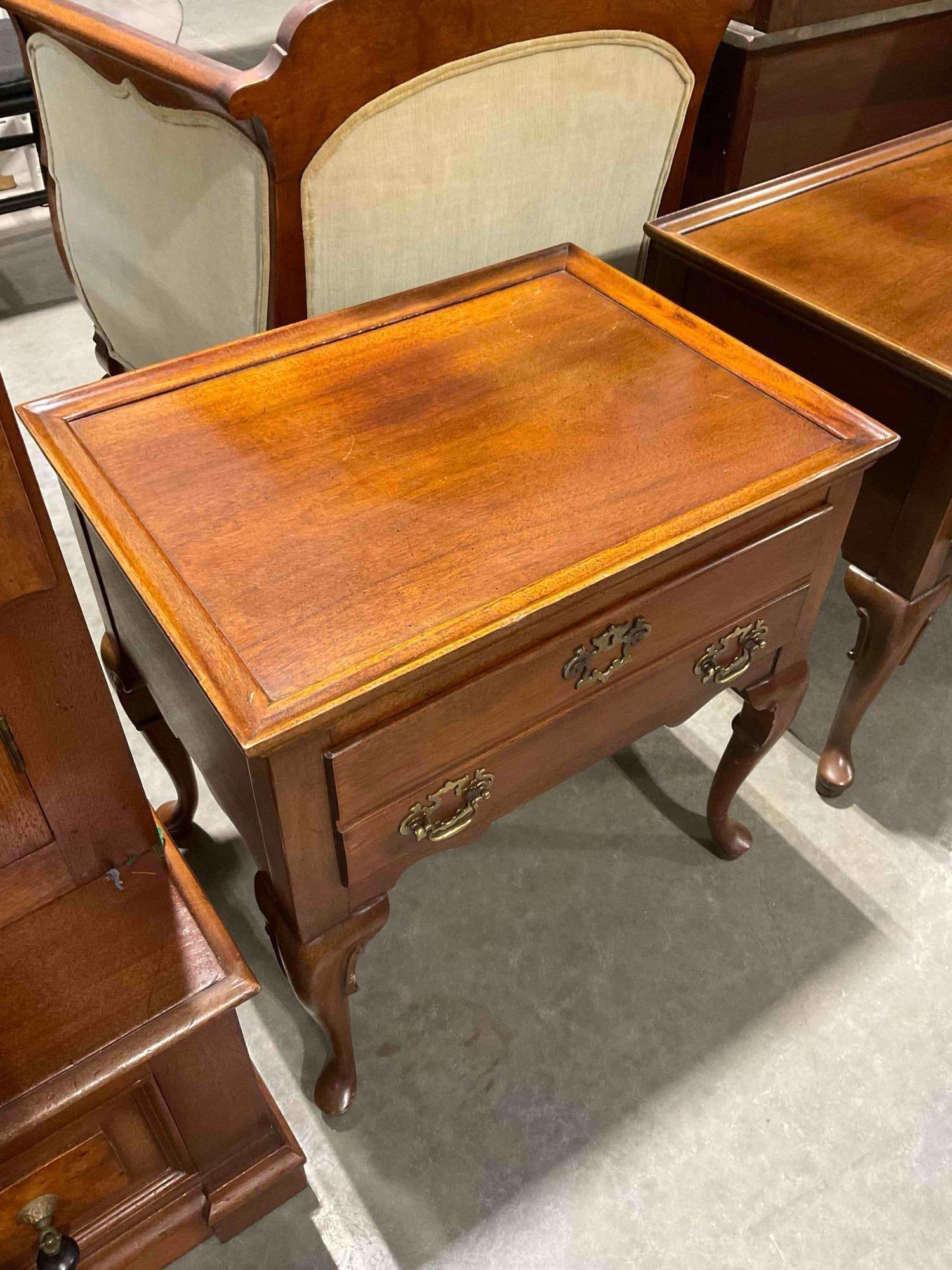 Vintage Queen Anne Style Mahogany? Bedside End Table w/ Drawer. See pics. - 3