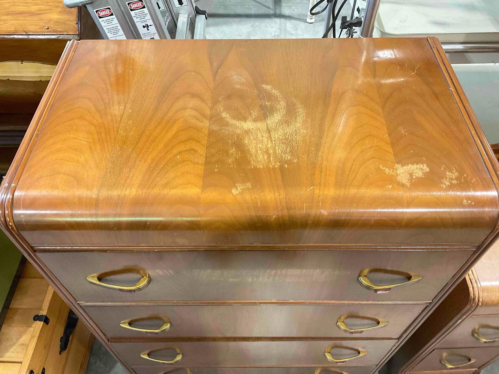 Handsome Antique Art Deco Waterfall Style Dresser w/ 4 Dovetailed Drawers & Bakelite? Details. - 3