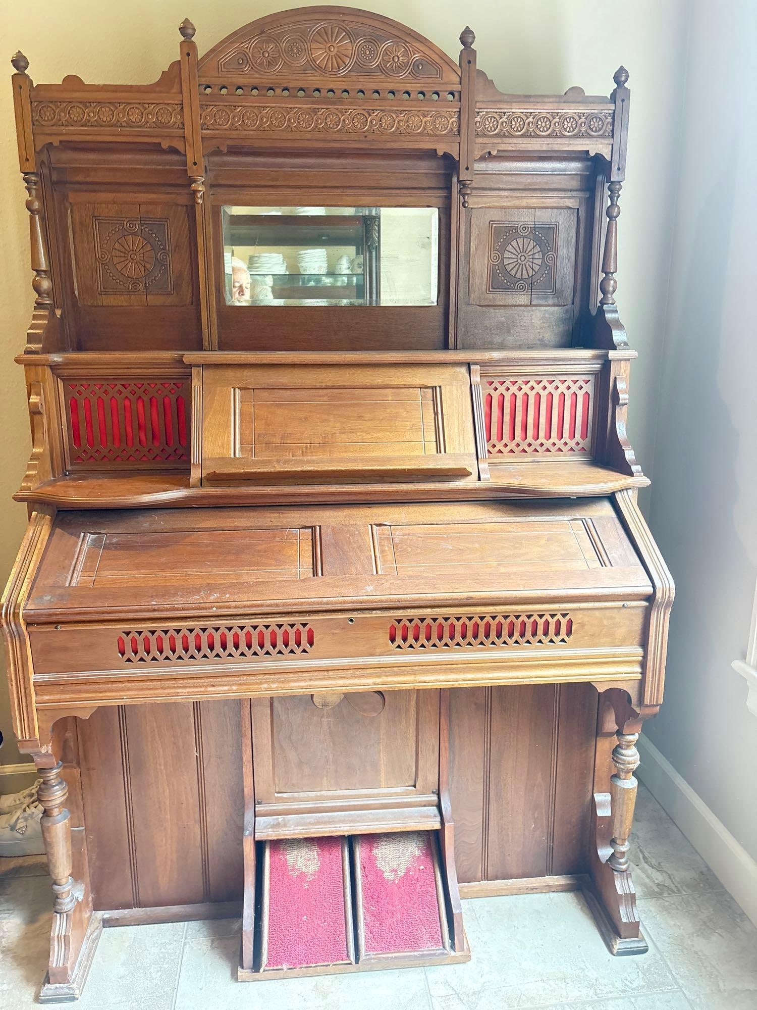 Antique Walnut / Oak Kimball pump Organ circa early 1900s 51 x 79 x 22 - 2
