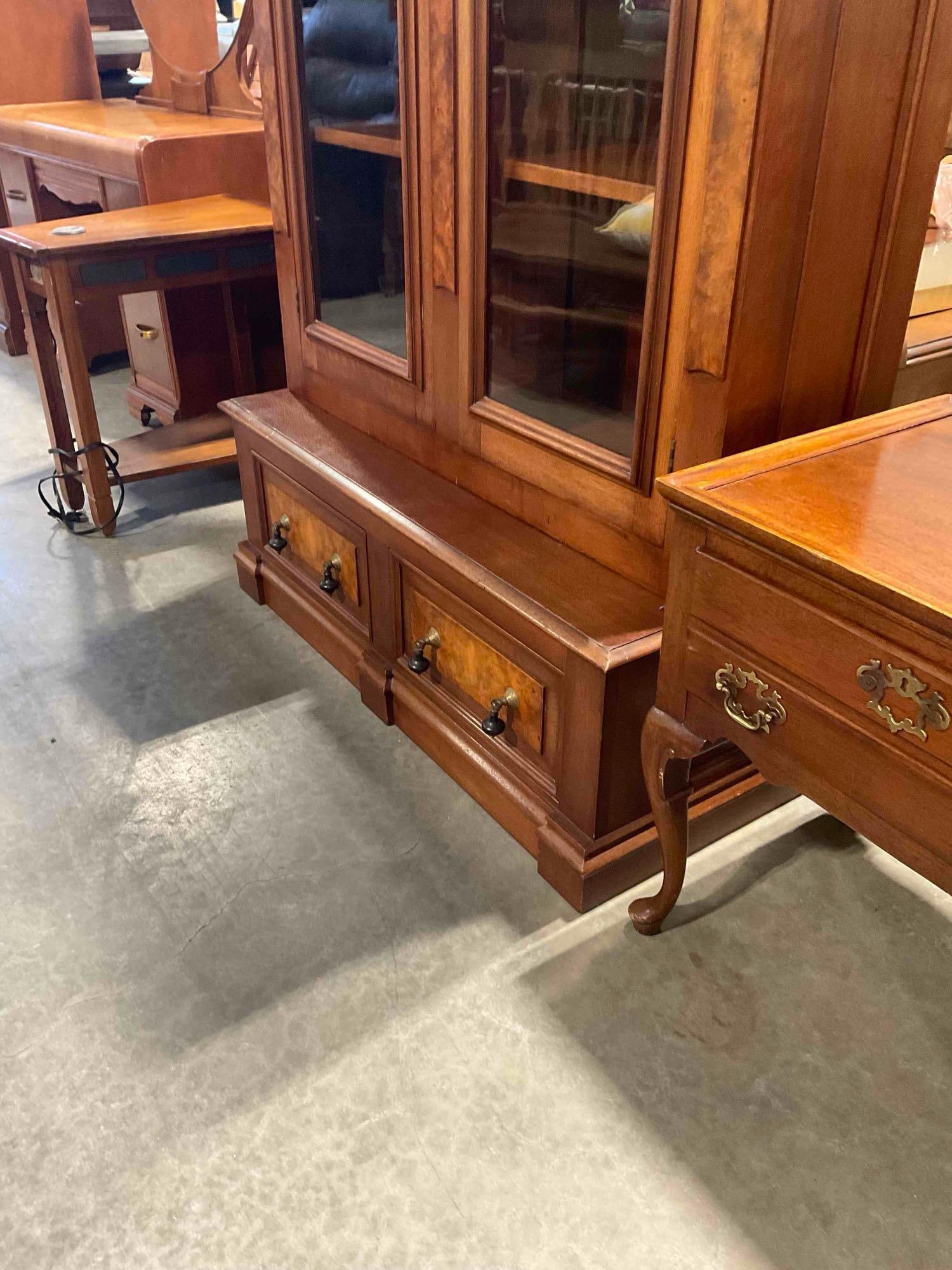 Gorgeous Antique Victorian Walnut & Burl Wood Library Bookcase w/ Arched Glass Doors. - 5