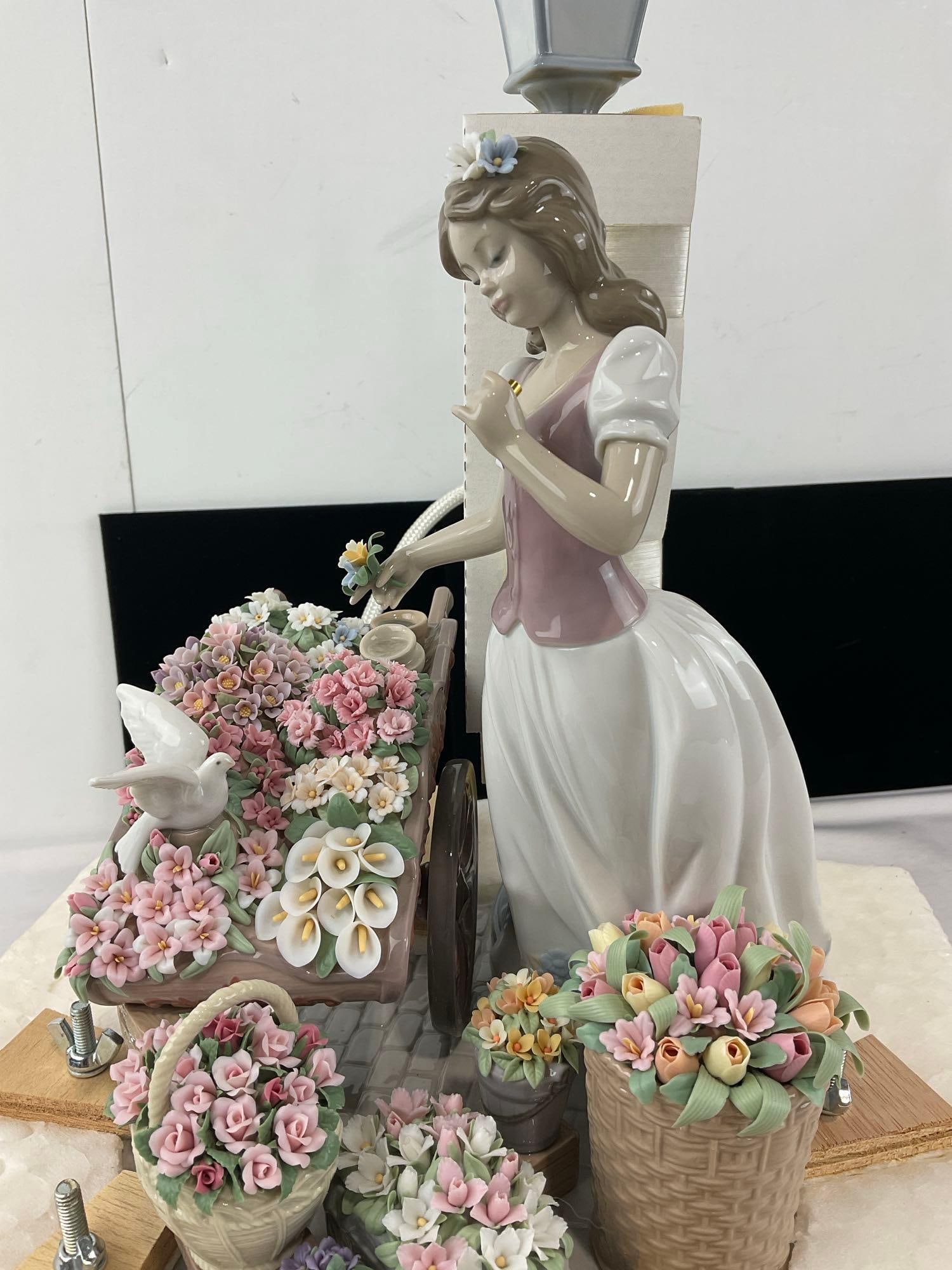 Rare Gorgeous LLADRO Sculpture #010.06809 Flowers For Everyone In Open OG Box , 23x18x18 inches - 5