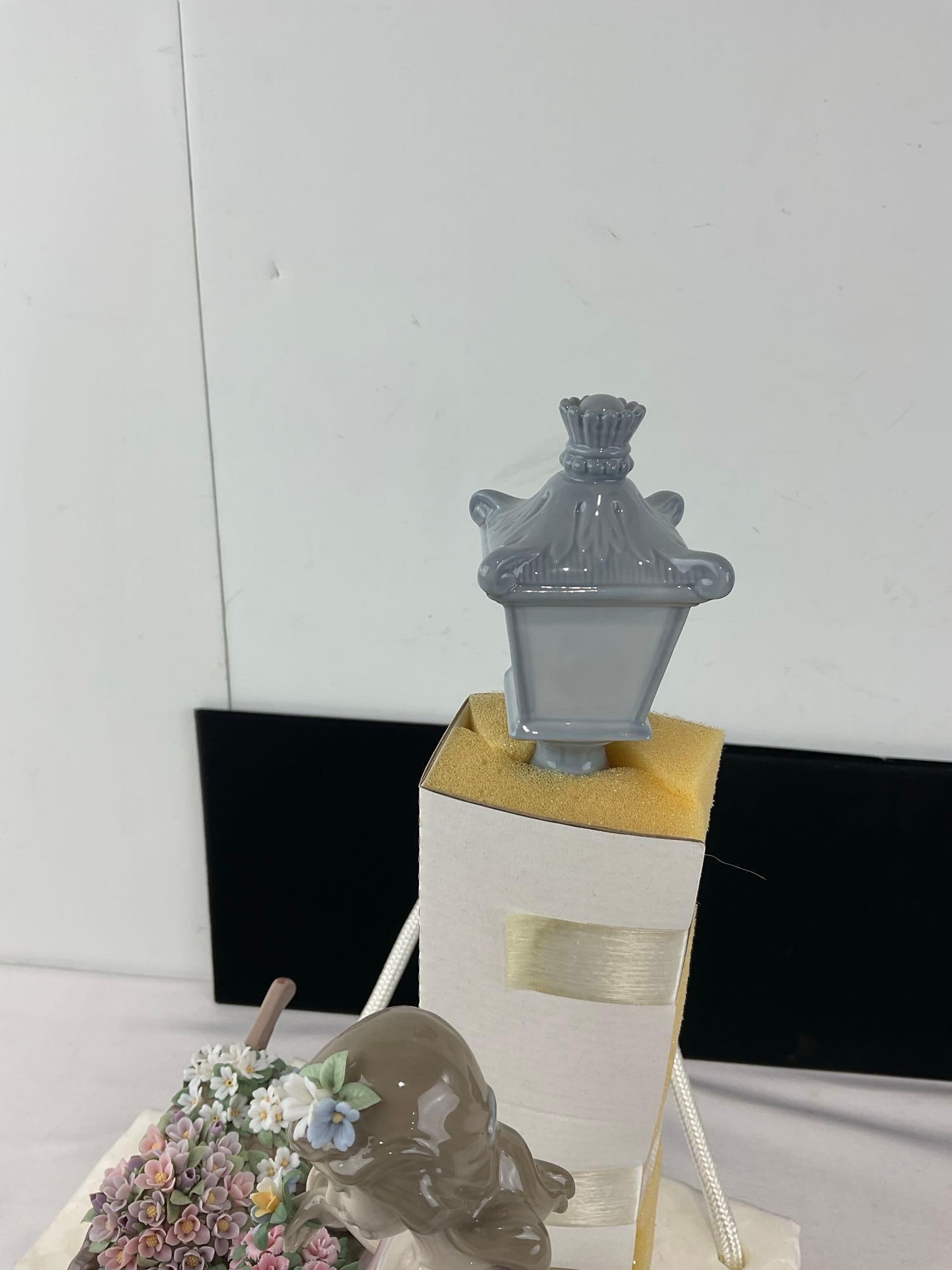 Rare Gorgeous LLADRO Sculpture #010.06809 Flowers For Everyone In Open OG Box , 23x18x18 inches - 6