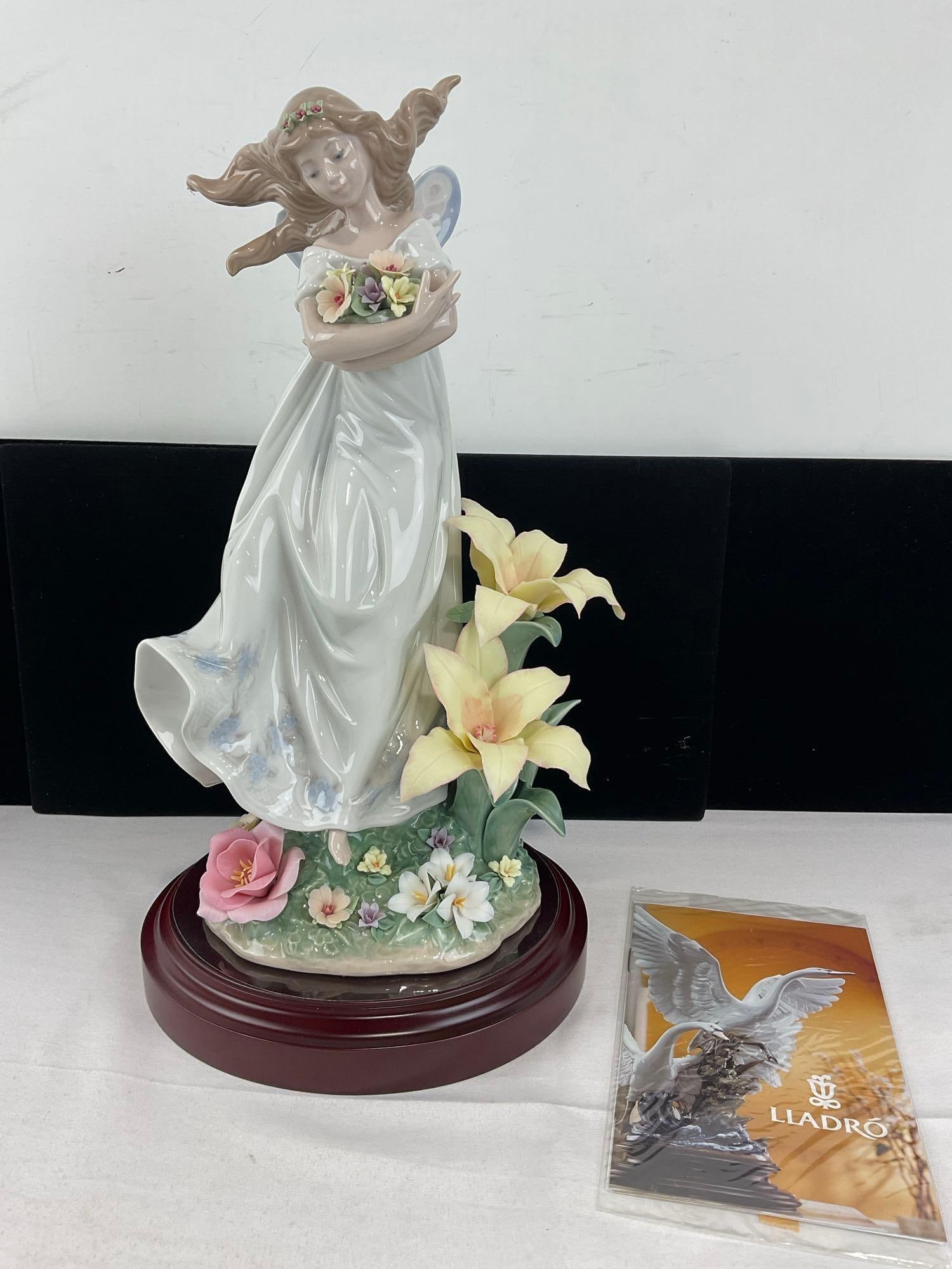 LLADRO Glazed Signed & numberd # 2379 Porcelain Figurine #06686 Mystical Garden W/ OG Boxes: Because it is a limited edition of 5,000, the "signatures" you see are the official hand-signed marks of the sculptor (Jose Javier Malavia ) and the master decorator (P. Perez ) etched right into the 