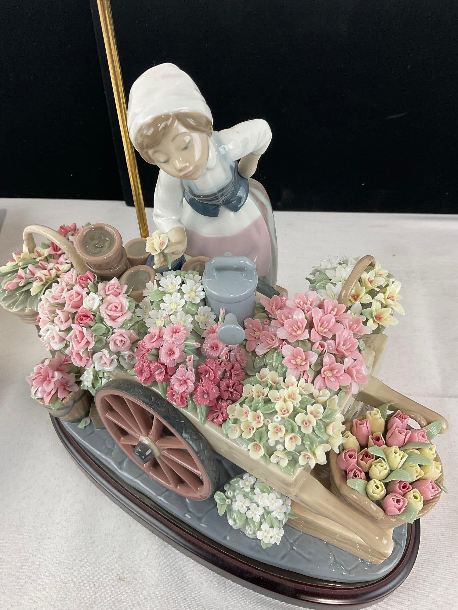 LLADRO Glazed Porcelain Figurine #01454 Flowers of the Season, Issued 1983, in original box - 6