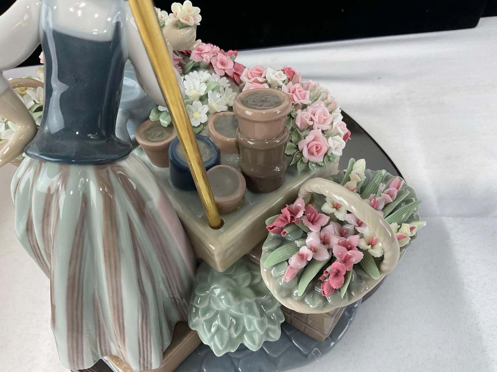 LLADRO Glazed Porcelain Figurine #01454 Flowers of the Season, Issued 1983, in original box - 9
