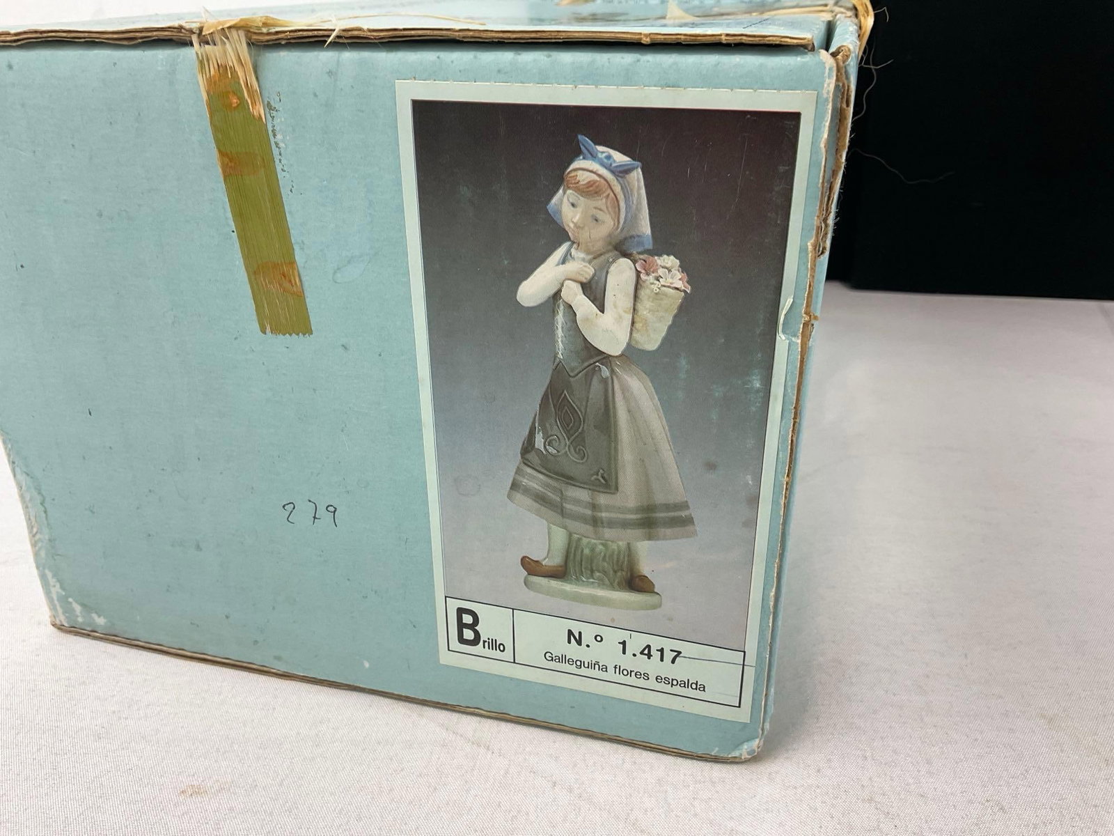 LLADRO Glazed Porcelain Figurine in box, #1417 Natures Bounty, 11x5x4 inches - 2