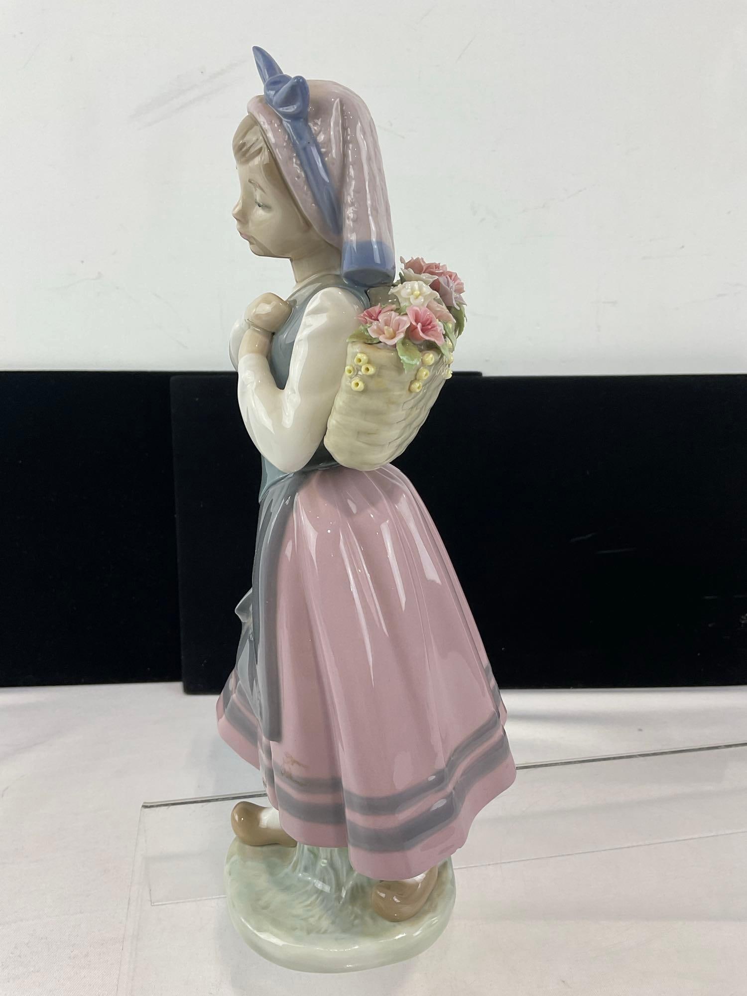 LLADRO Glazed Porcelain Figurine in box, #1417 Natures Bounty, 11x5x4 inches - 6