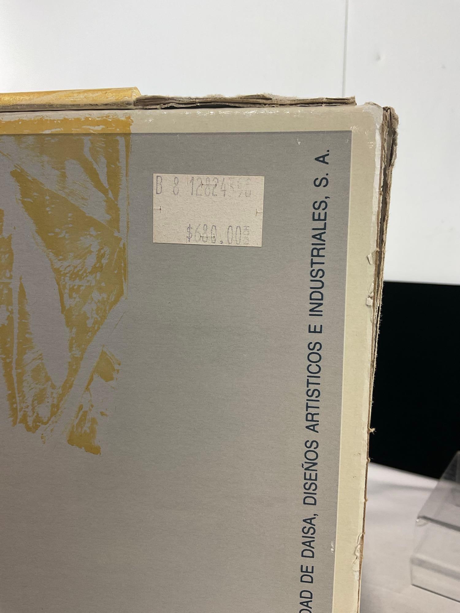 LLADRO Glazed Porcelain Figurine in box, #05537 Flowers For Sale, roughly 10x9x7 inches - 8