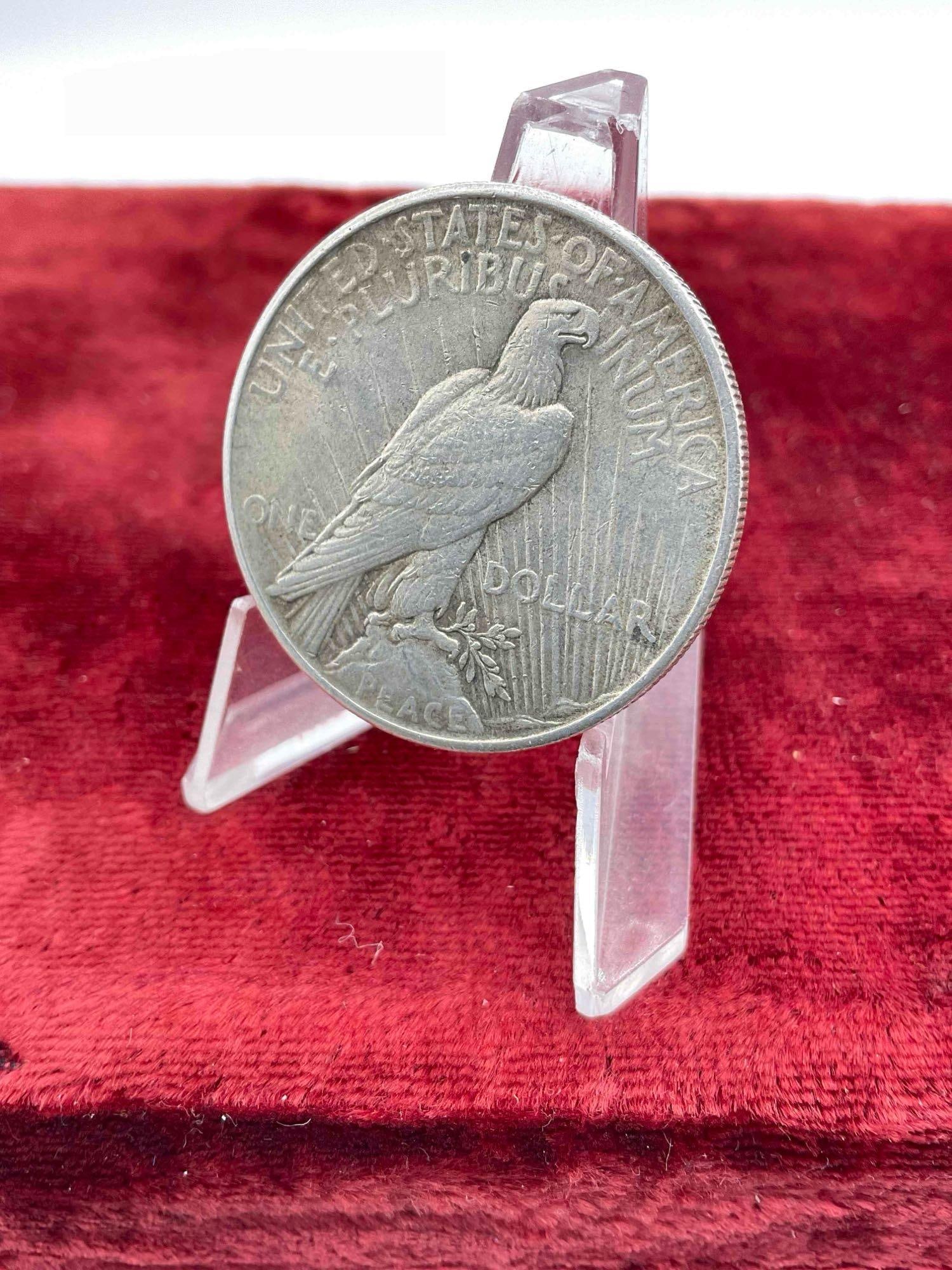 Antique 1925 Silver Peace Dollar Coin. - 2