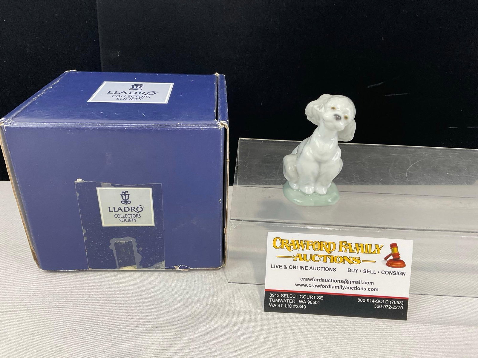 LLADRO Small Glazed Porcelain Puppy Figure, Society 2000, A Friend for Life, #7685, 3 inch tall: The small piece is in the wrong box. See pics for condition. Measures approx 6h x 6w x 6d inches. E-6710