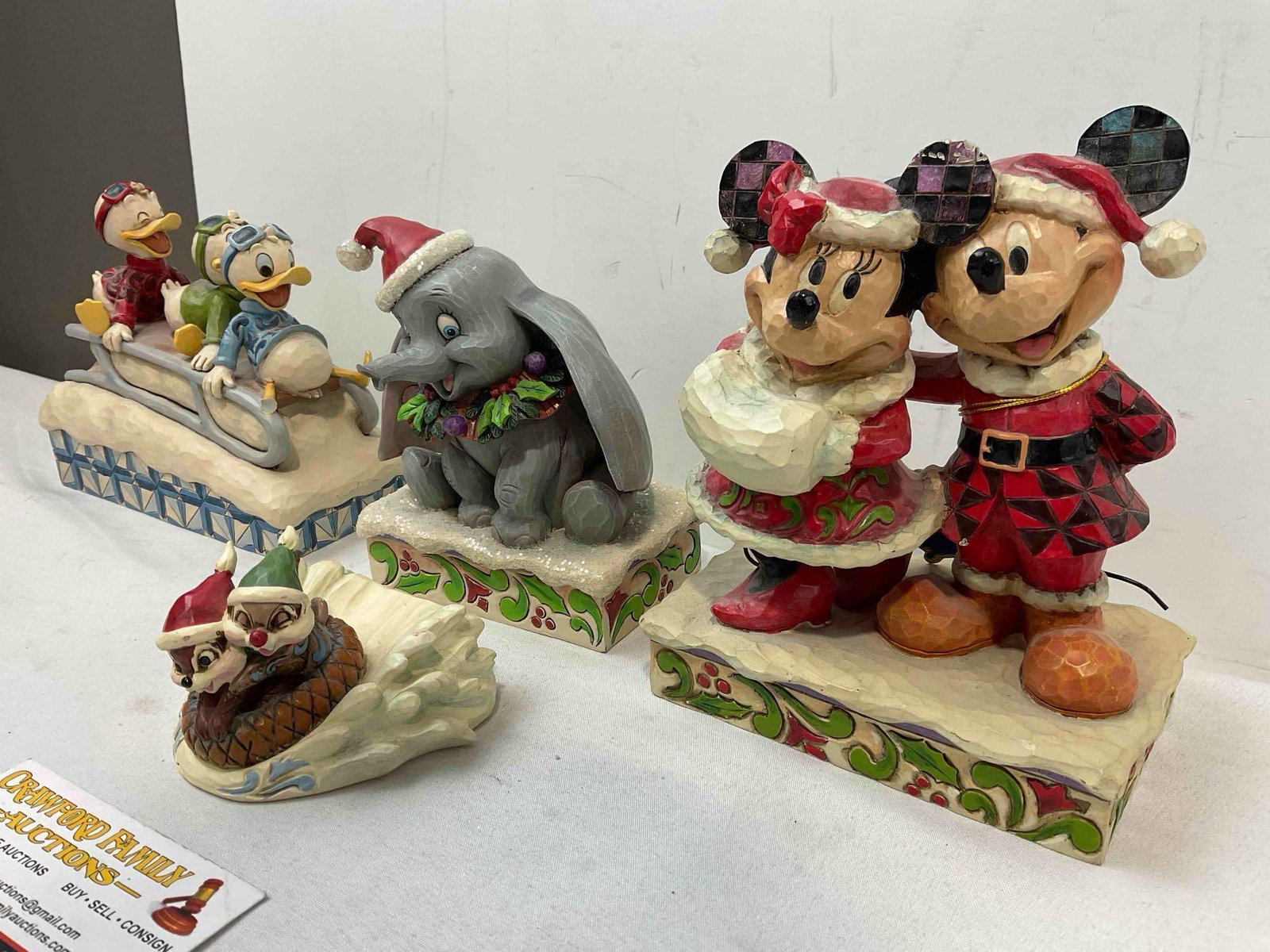 4 pcs Jim Shore ENESCO Disney Showcase Composite Christmas Decorative Figurines. - 2