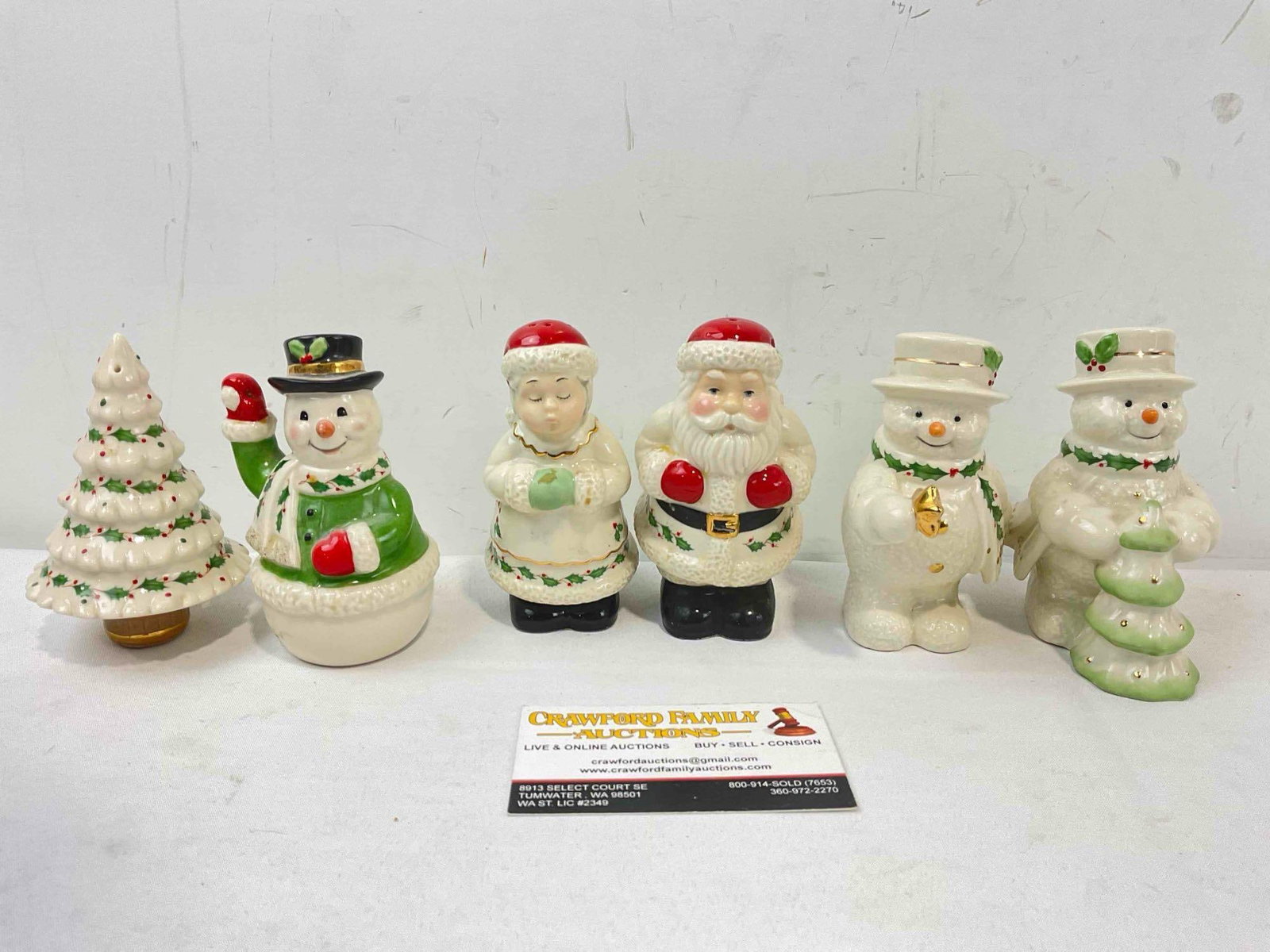 6 pcs Lenox Ceramic Christmas Themed Salt & Pepper Shakers. See pics.: 6 pcs Lenox Ceramic Christmas Themed Salt & Pepper Shakers. Pieces have minor grime and dust indicative of age and use, see photos for condition. Fits in box measuring 11" x 9" x 6" DM-6670